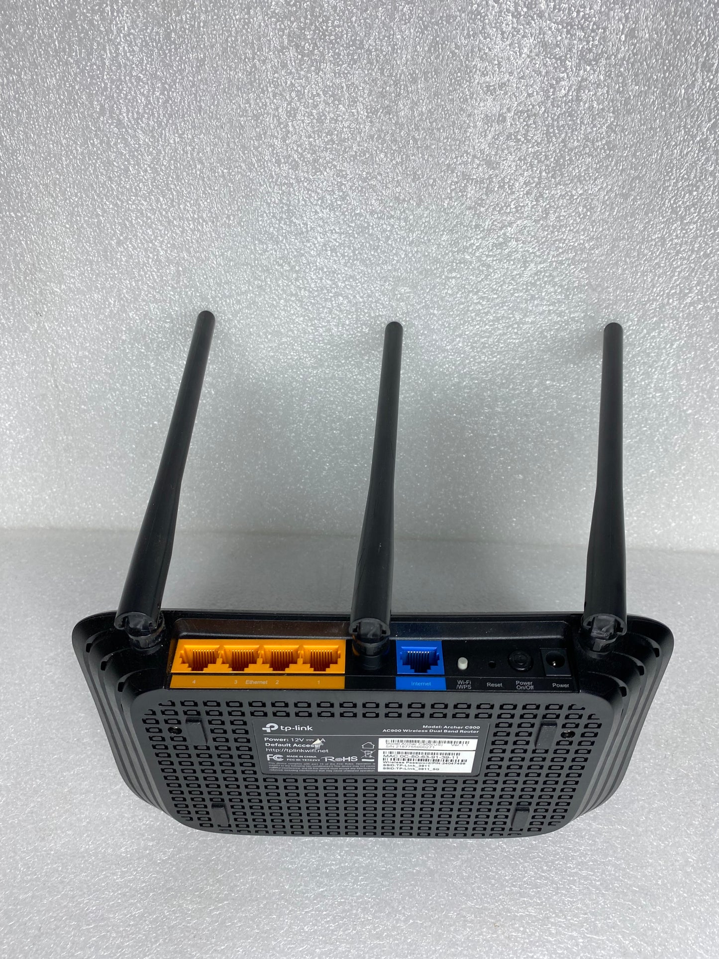 #40 - tp-Link Wireless Dual Band Router, Archer C900, 12" x 8", Black - (READ) - (IN CONDITION AS SHOWN)