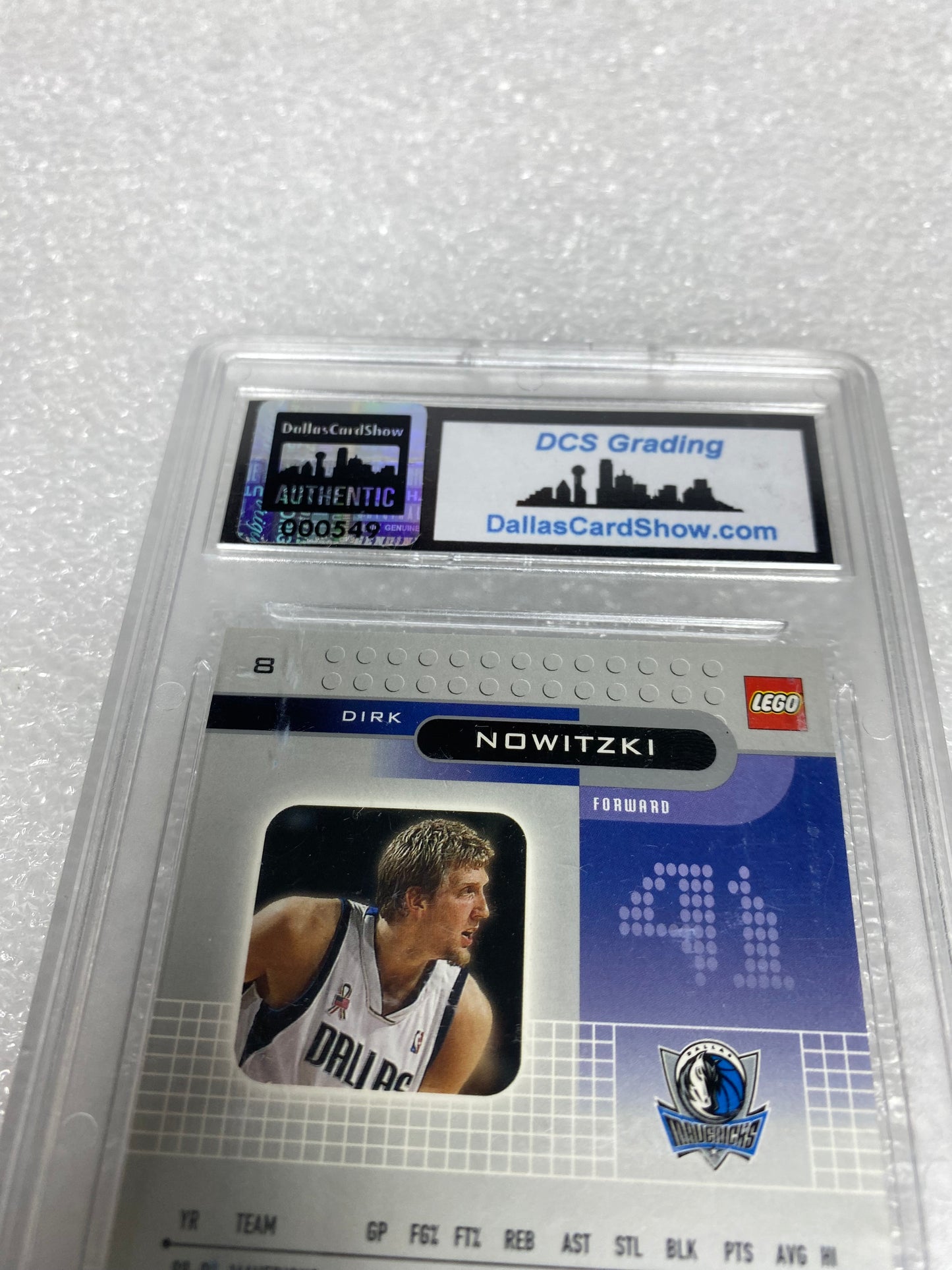 DCS Graded NM/MT - 2001-02 Upper Deck Sports, Dirk Nowitzki #8 Mavericks- (READ)