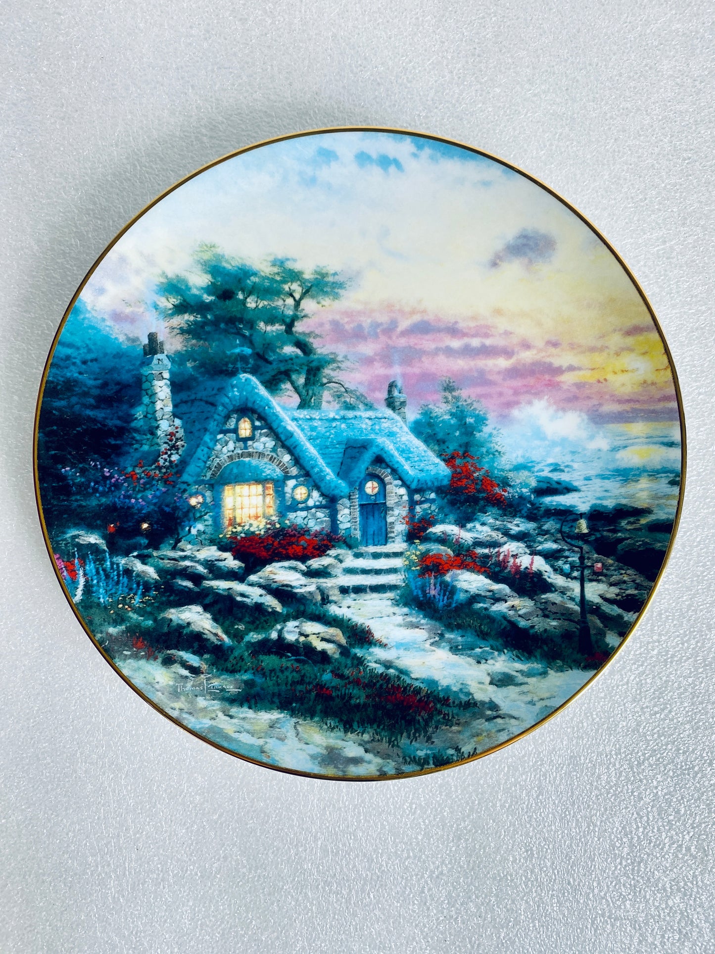 thomas Kinkade's Enchanted Cottages "Seaside Cottage" Round Plate With COA