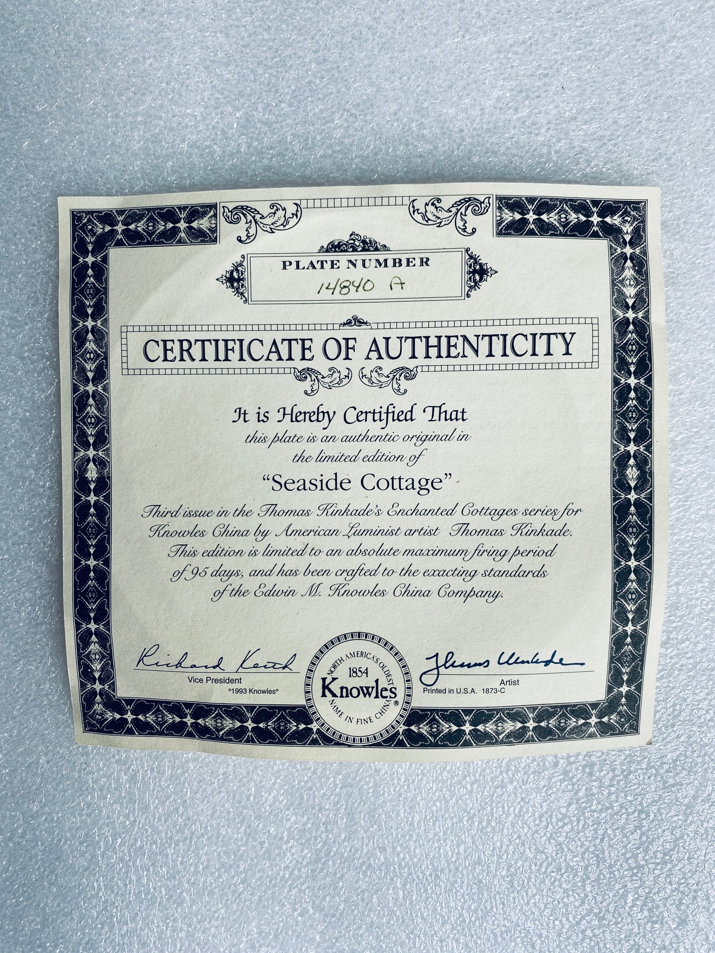 thomas Kinkade's Enchanted Cottages "Seaside Cottage" Round Plate With COA