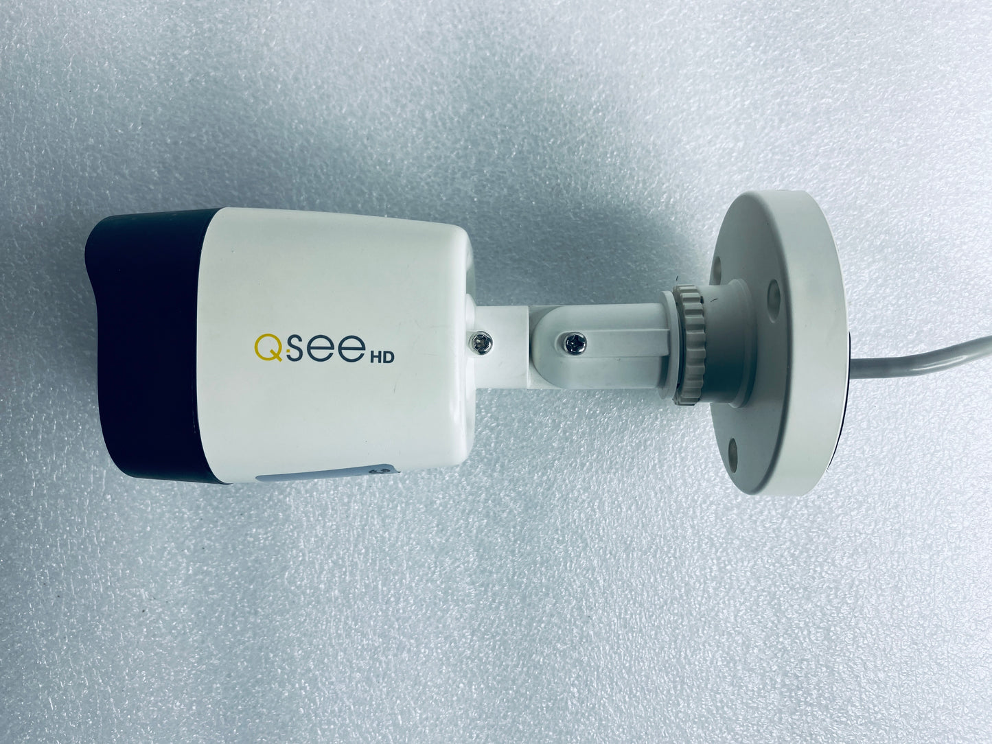 qSeeHD 1080p Analog HD Bullet Indoor/Outdoor BNC Security Camera, QRH880B