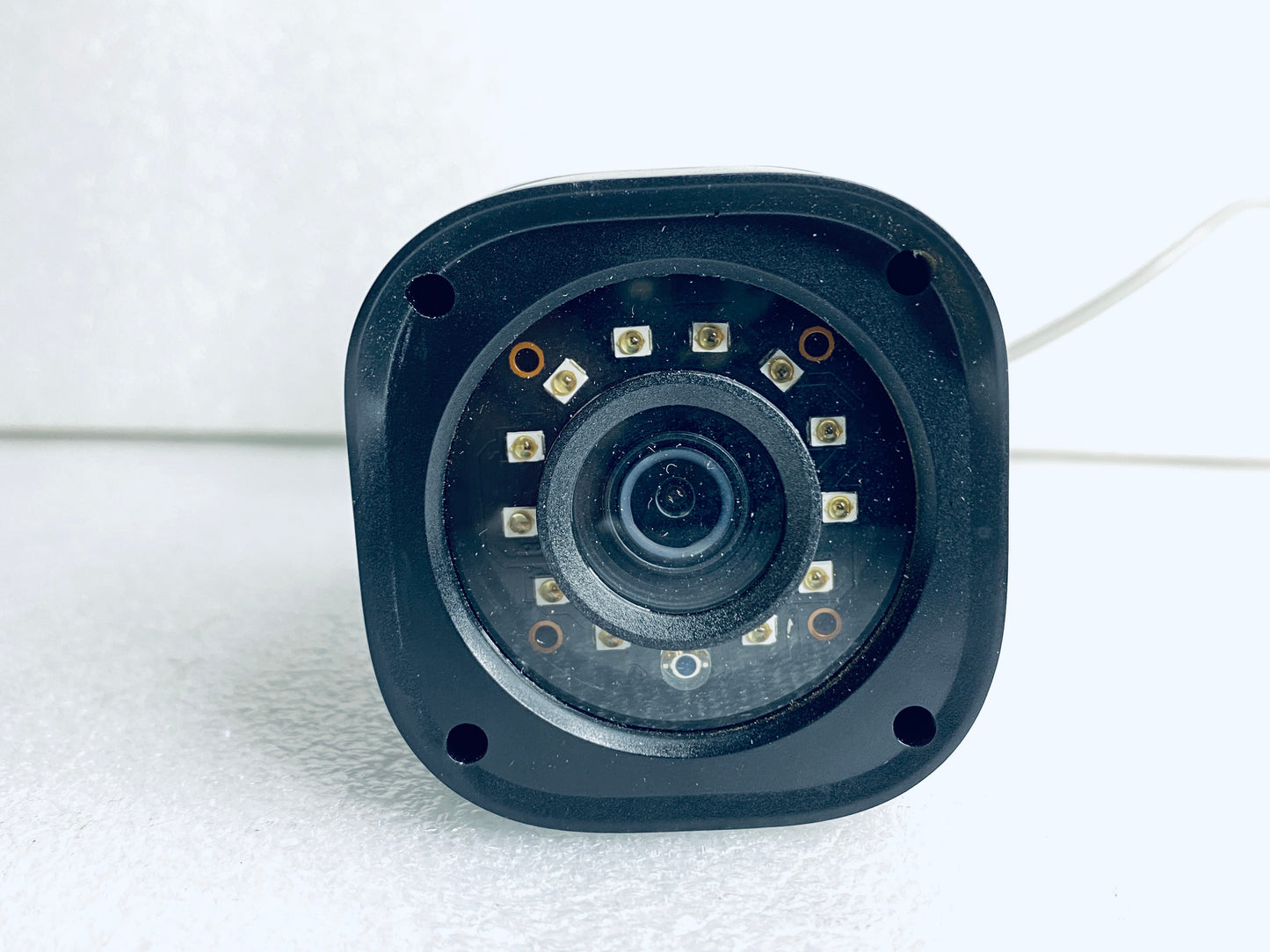 qSeeHD 1080p Analog HD Bullet Indoor/Outdoor BNC Security Camera, QRH880B