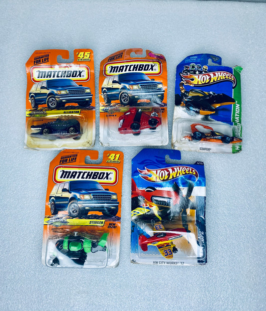 #91 - lot Of 5 - (3) Matchbox & (2) HotWheels Racing Toy Cars - (READ) - (IN CONDITION AS SHOWN)