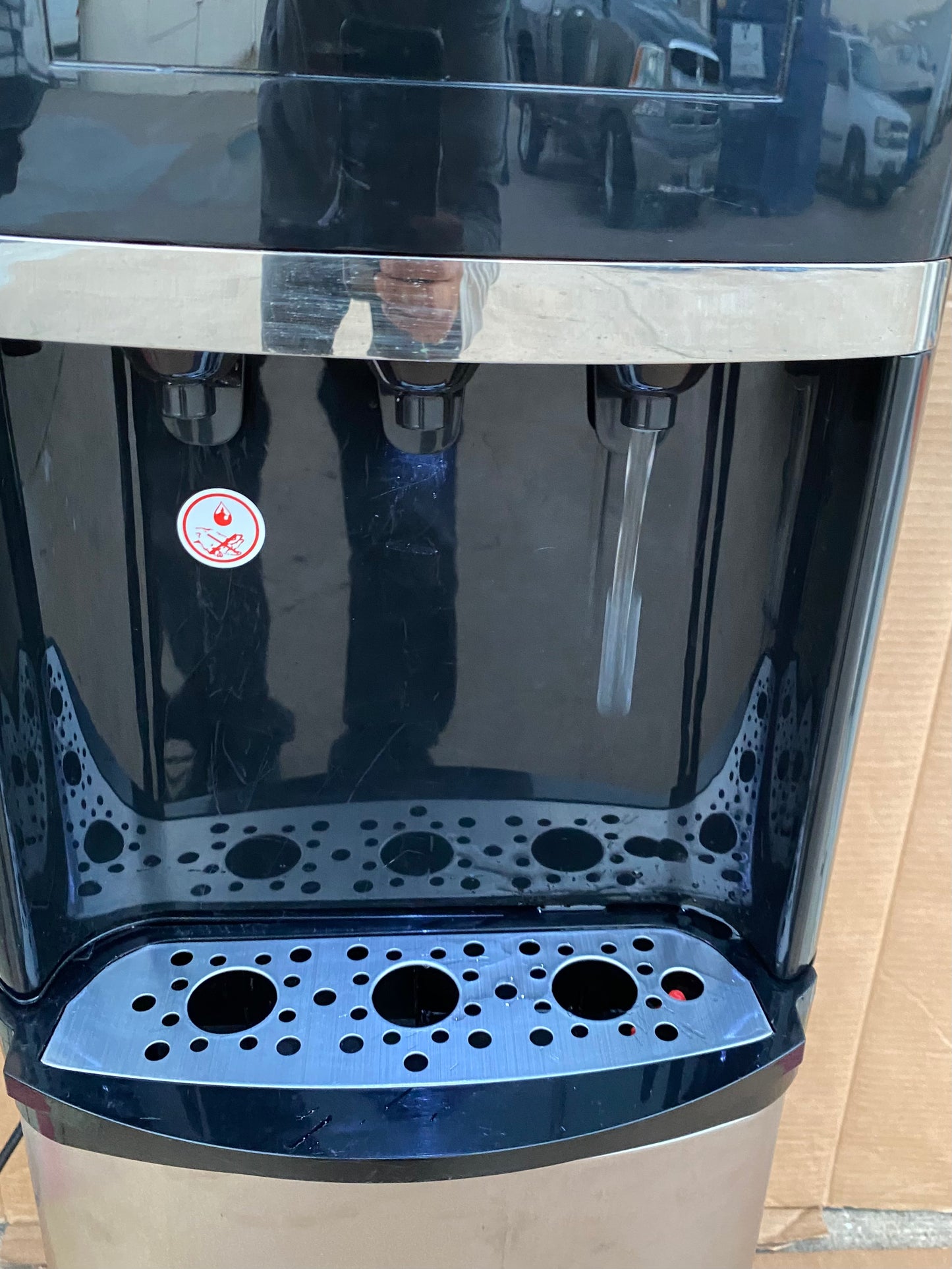 Primo Cold & Heat 5 Gallon Bottom Load Water Dispenser Machine, 41" Tall- (READ)