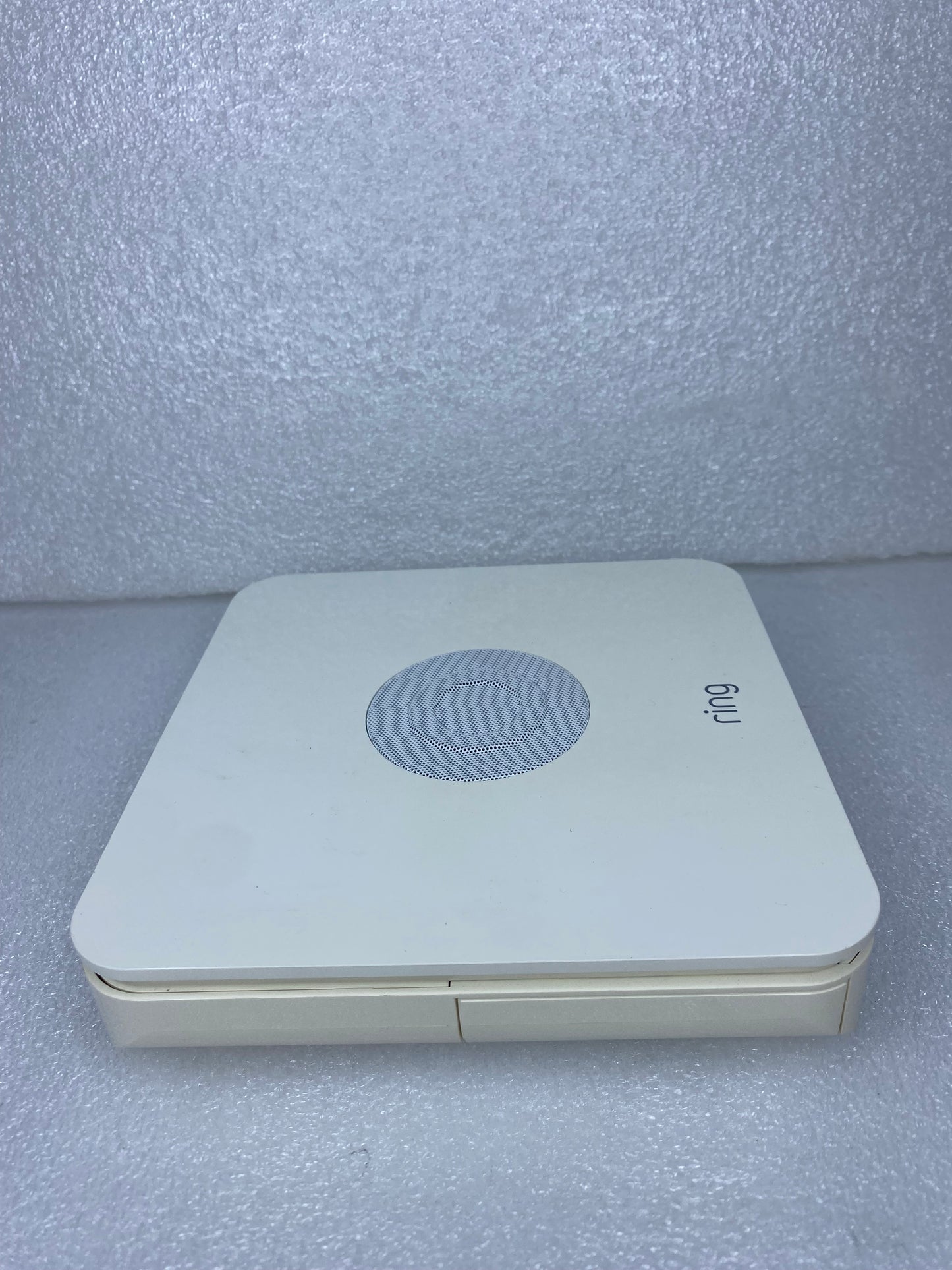 Ring Base Station 1st Generation, White, No AC Adapter, 6 3/4" x 6 3/4" - (READ)