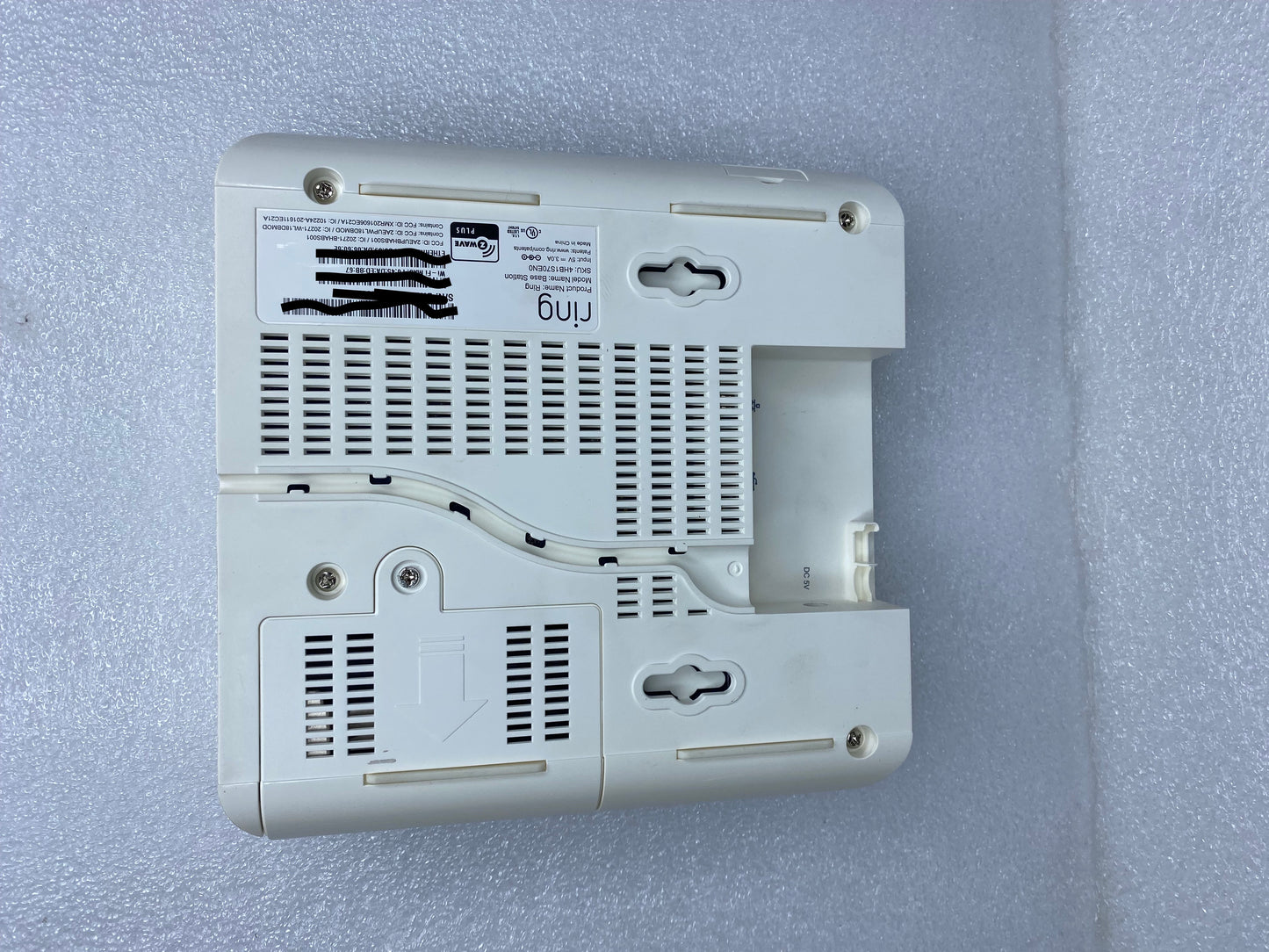 Ring Base Station 1st Generation, White, No AC Adapter, 6 3/4" x 6 3/4" - (READ)