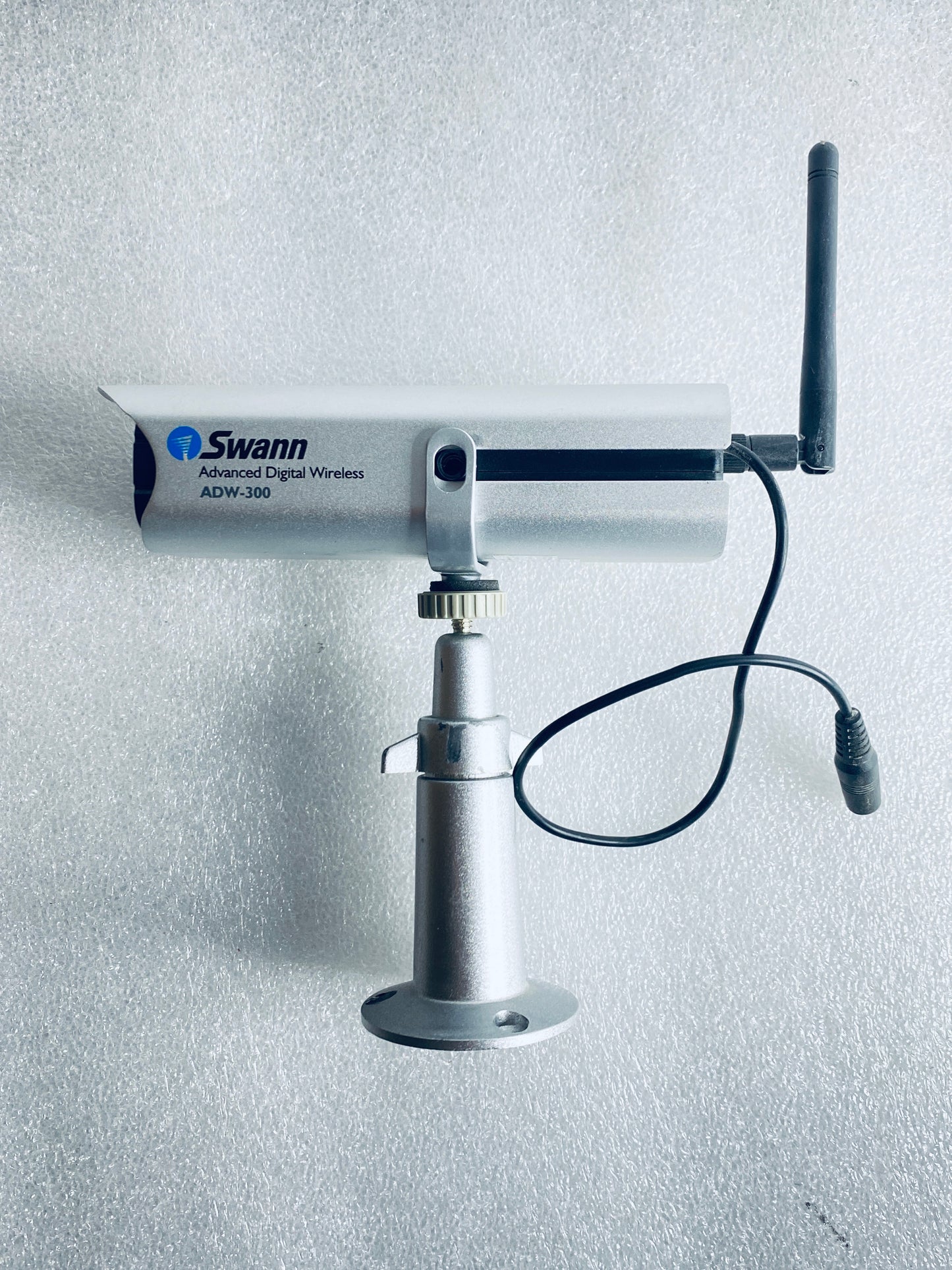 swann Advanced Digital Wireless Security Camera, ADW-300 - (READ)