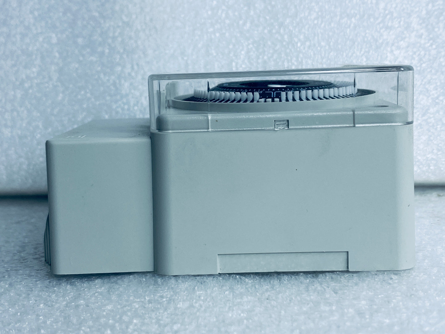 INTERMATIC Electromechanical 7 Day Time Switch 240V 50/60HZ, MIL72AQWUZH-240
