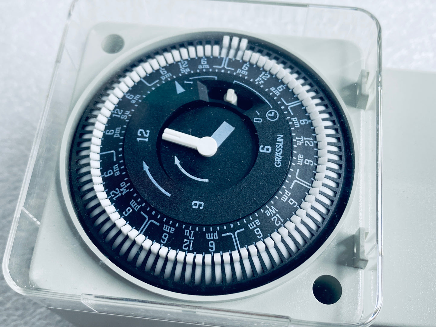 INTERMATIC Electromechanical 7 Day Time Switch 240V 50/60HZ, MIL72AQWUZH-240