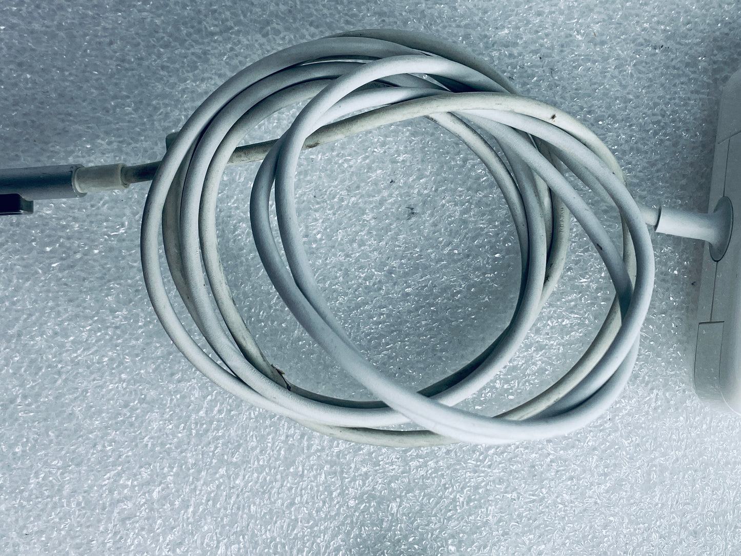 apple 60W Magsafe Power Adapter For 13" MacBook Pro, A1344 - (READ)