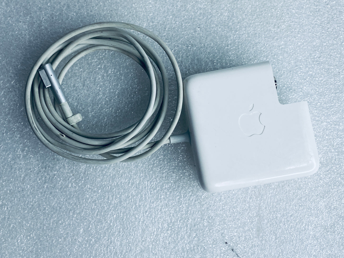 apple 60W Magsafe Power Adapter For 13" MacBook Pro, A1344 - READ
