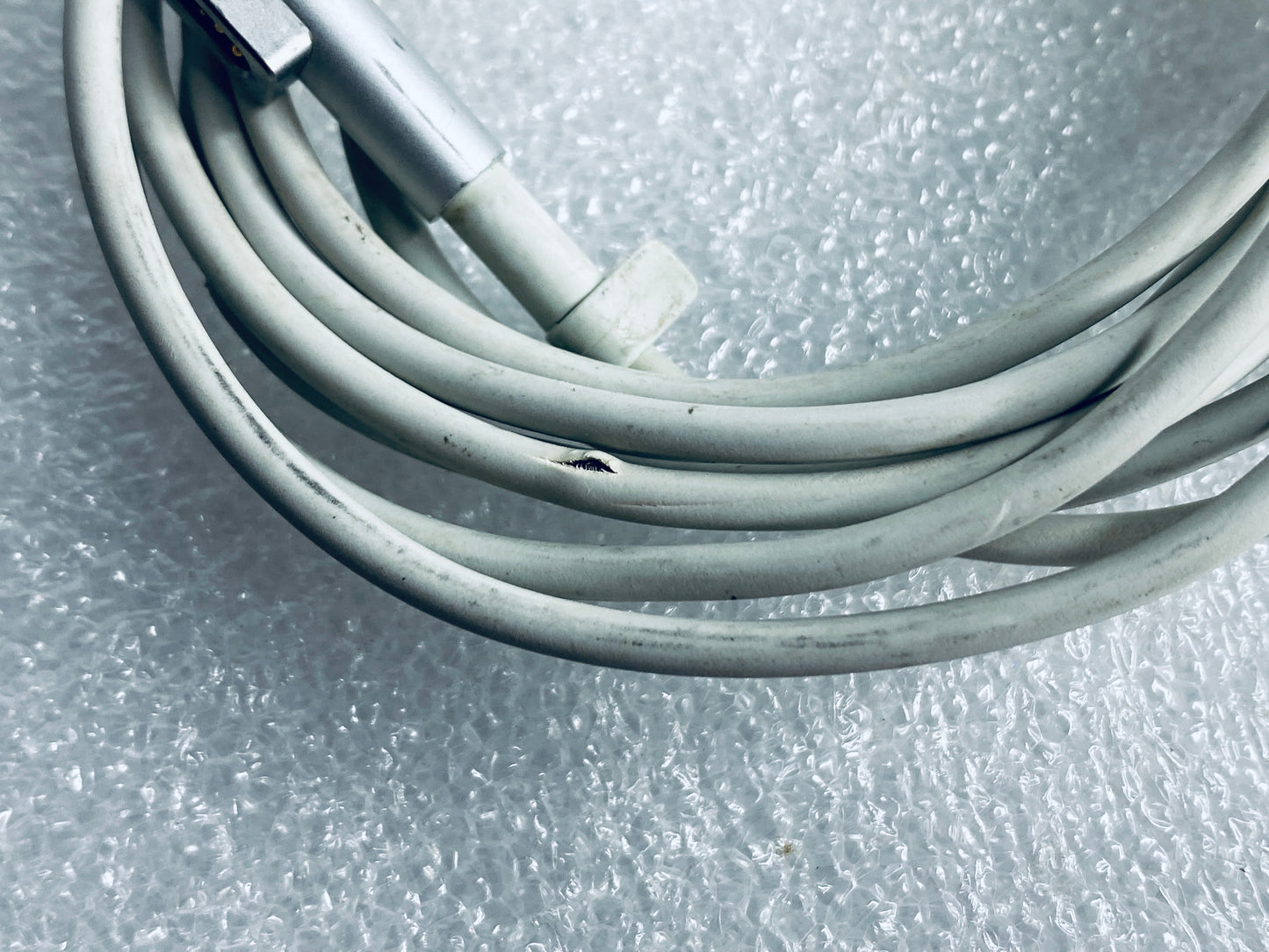 apple 60W Magsafe Power Adapter For 13" MacBook Pro, A1344 - READ
