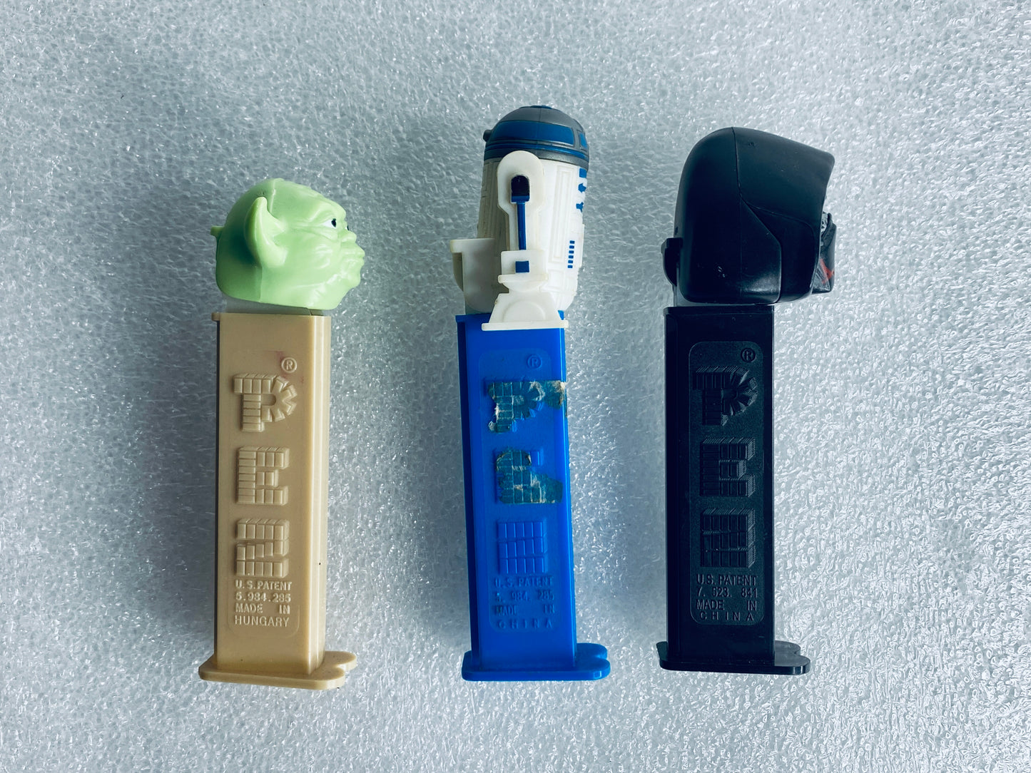 #47 - lot of 3 - Star Wars Pez Dispensers, Kylo Ren/Yoda/R2-D2, Approx 4/12" - (IN CONDITION AS SHOWN)