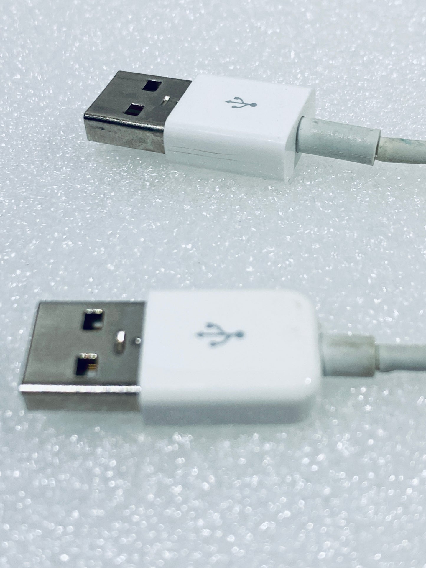 lot Of 2 - Apple USB White Wired Mighty/Optical Mouse, A1152-READ
