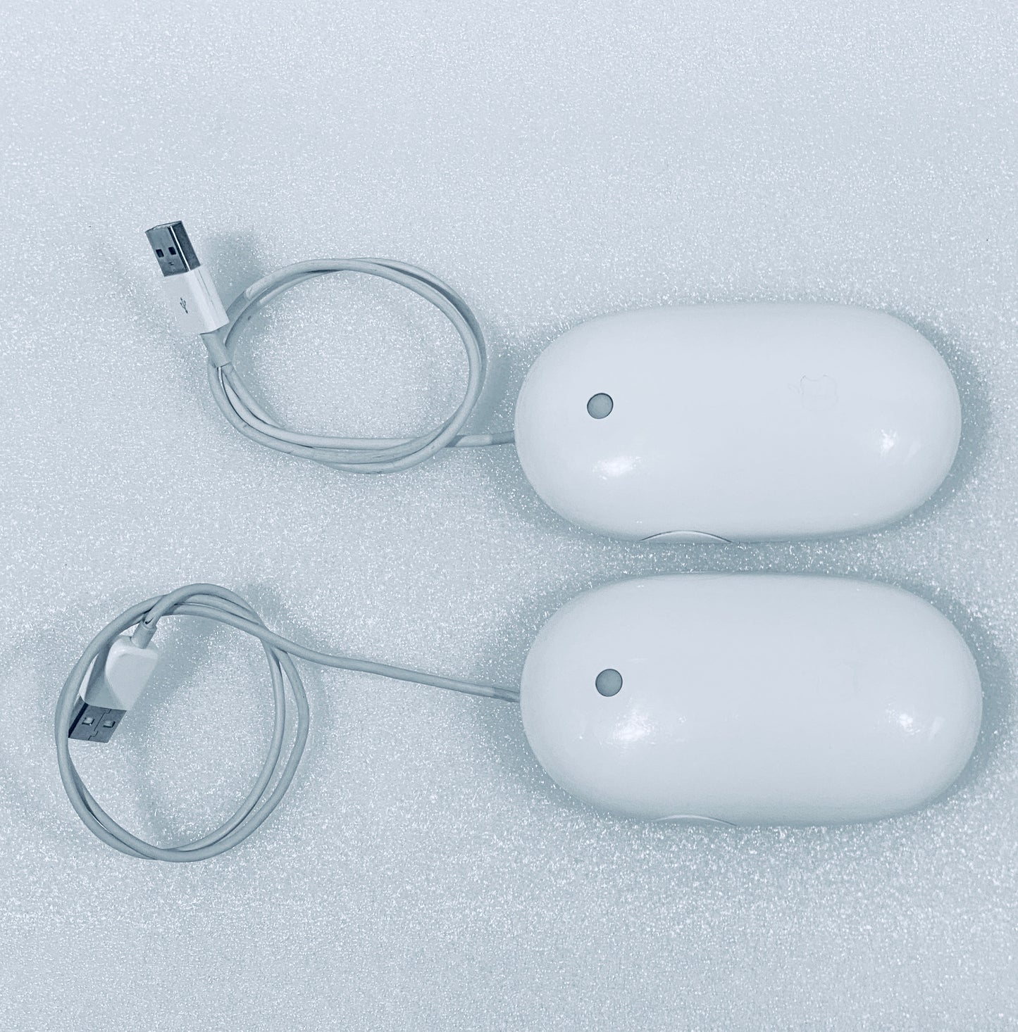 lot Of 2 - Apple USB White Wired Mighty/Optical Mouse, A1152-READ