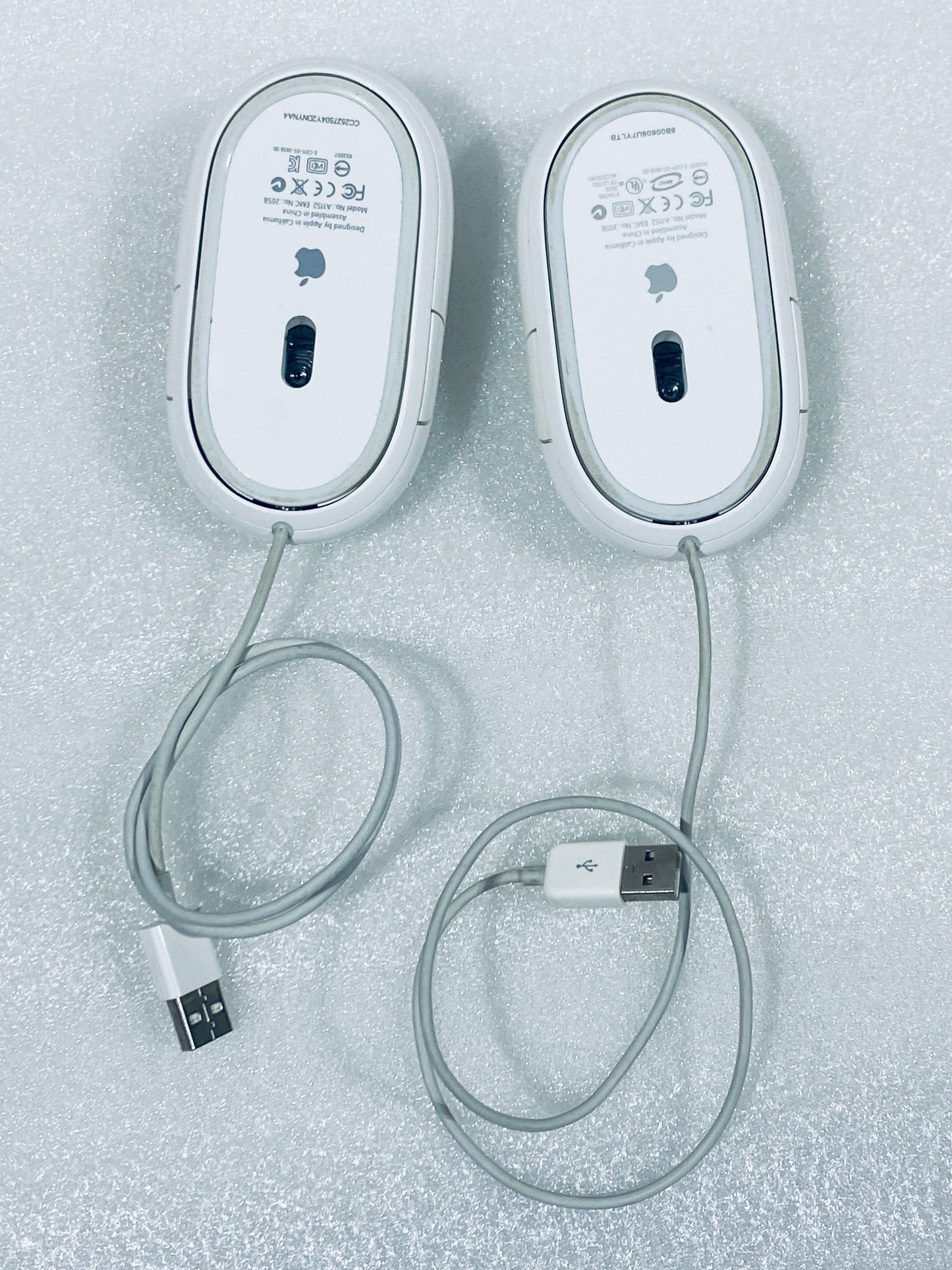 lot Of 2 - Apple USB White Wired Mighty/Optical Mouse, A1152-READ