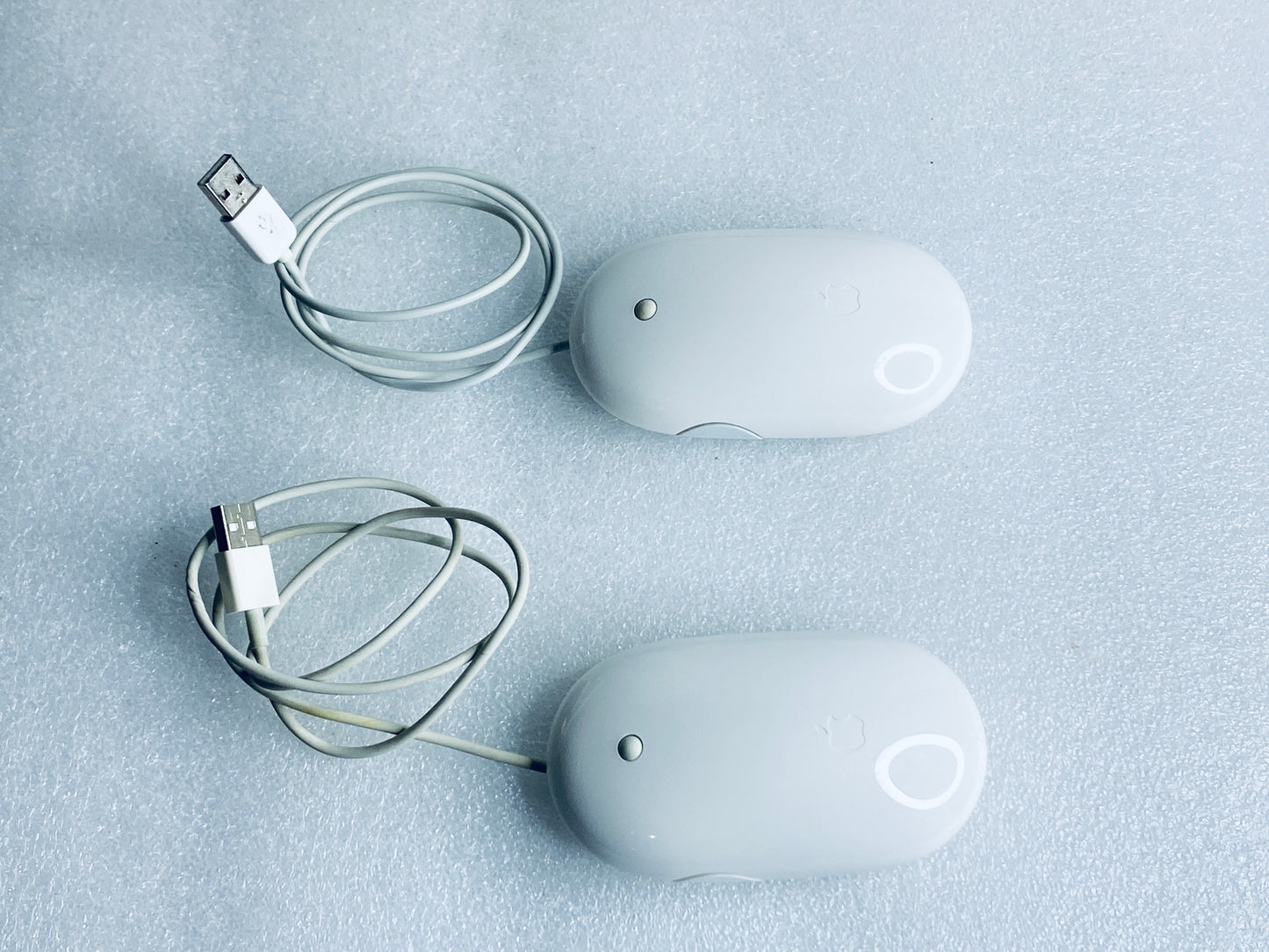 lot Of 2-Apple USB White Wired Mighty/Optical Mouse, A1152-READ