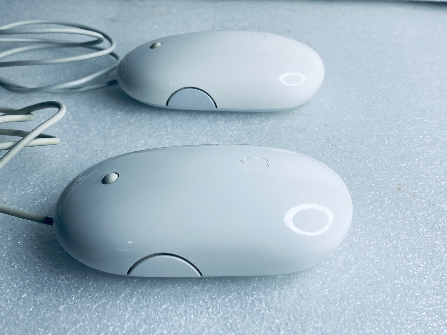 lot Of 2-Apple USB White Wired Mighty/Optical Mouse, A1152-READ