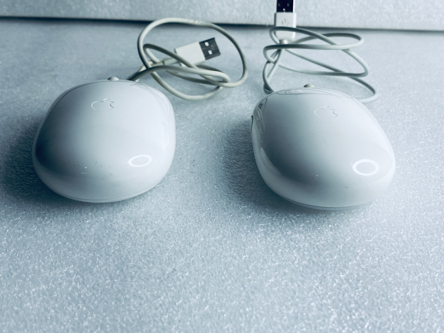 lot Of 2-Apple USB White Wired Mighty/Optical Mouse, A1152-READ