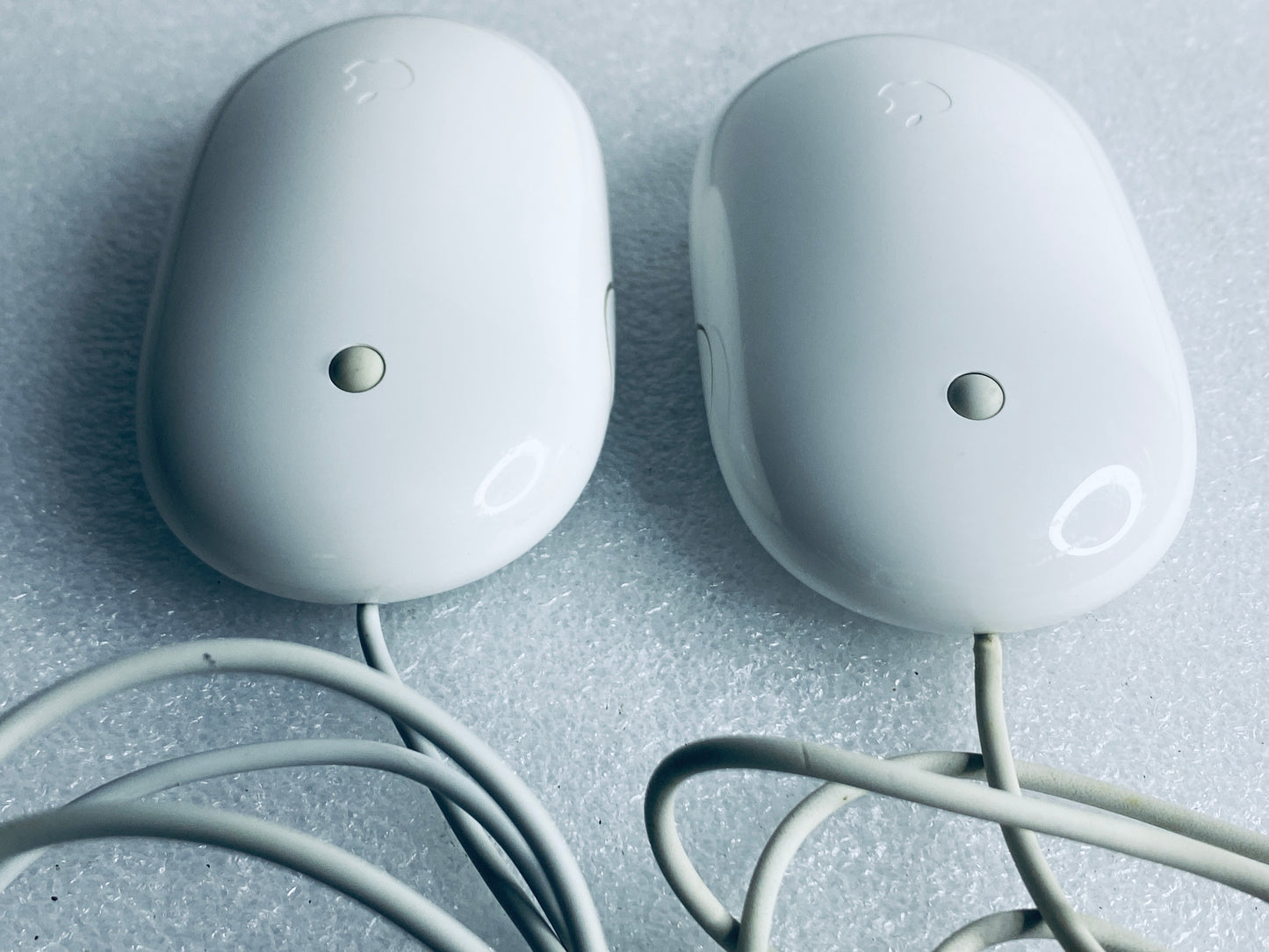 lot Of 2-Apple USB White Wired Mighty/Optical Mouse, A1152-READ