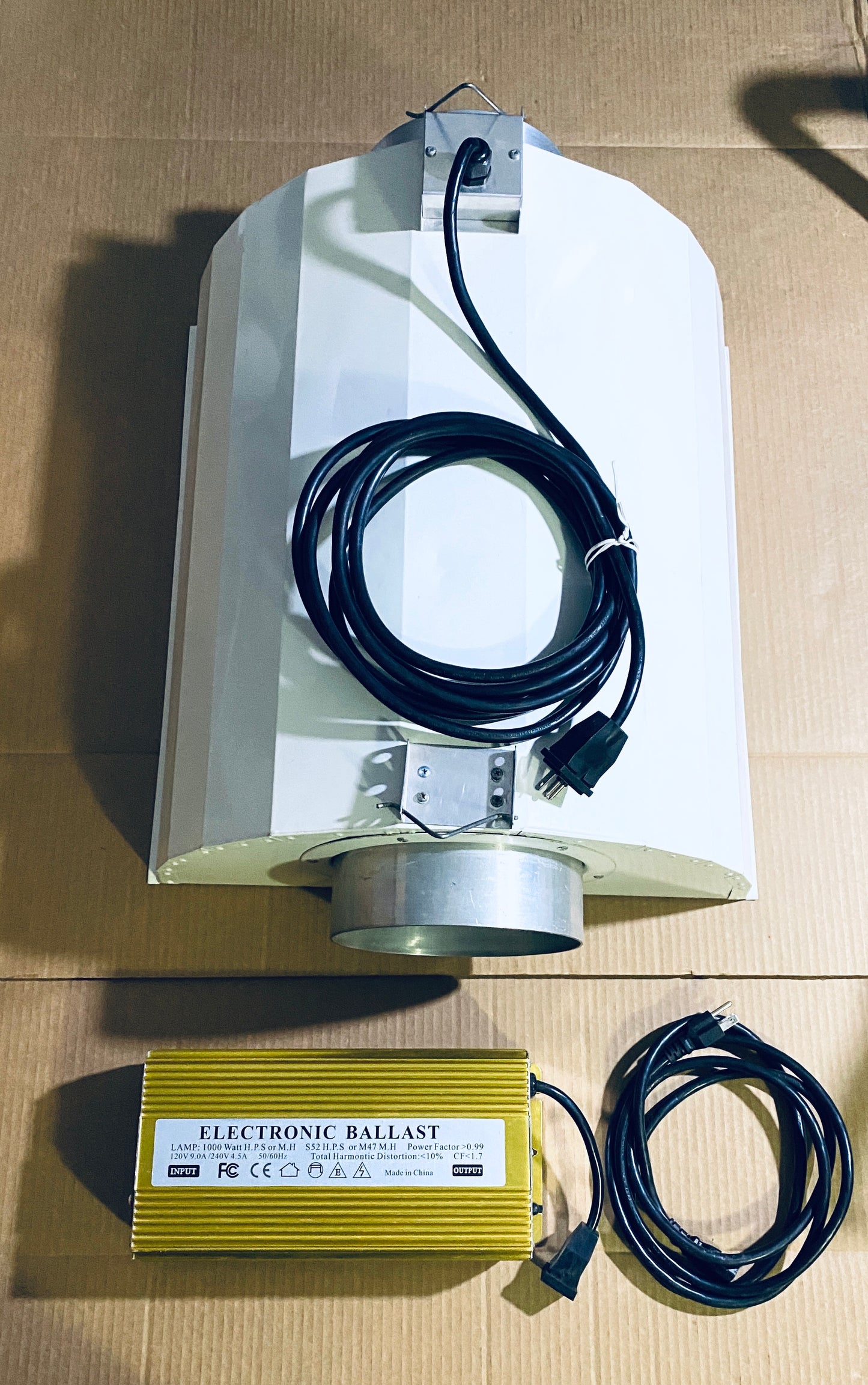 Hydrofarm 8” Air Cooled Grow Light & Gold 1000W Electronic Ballast