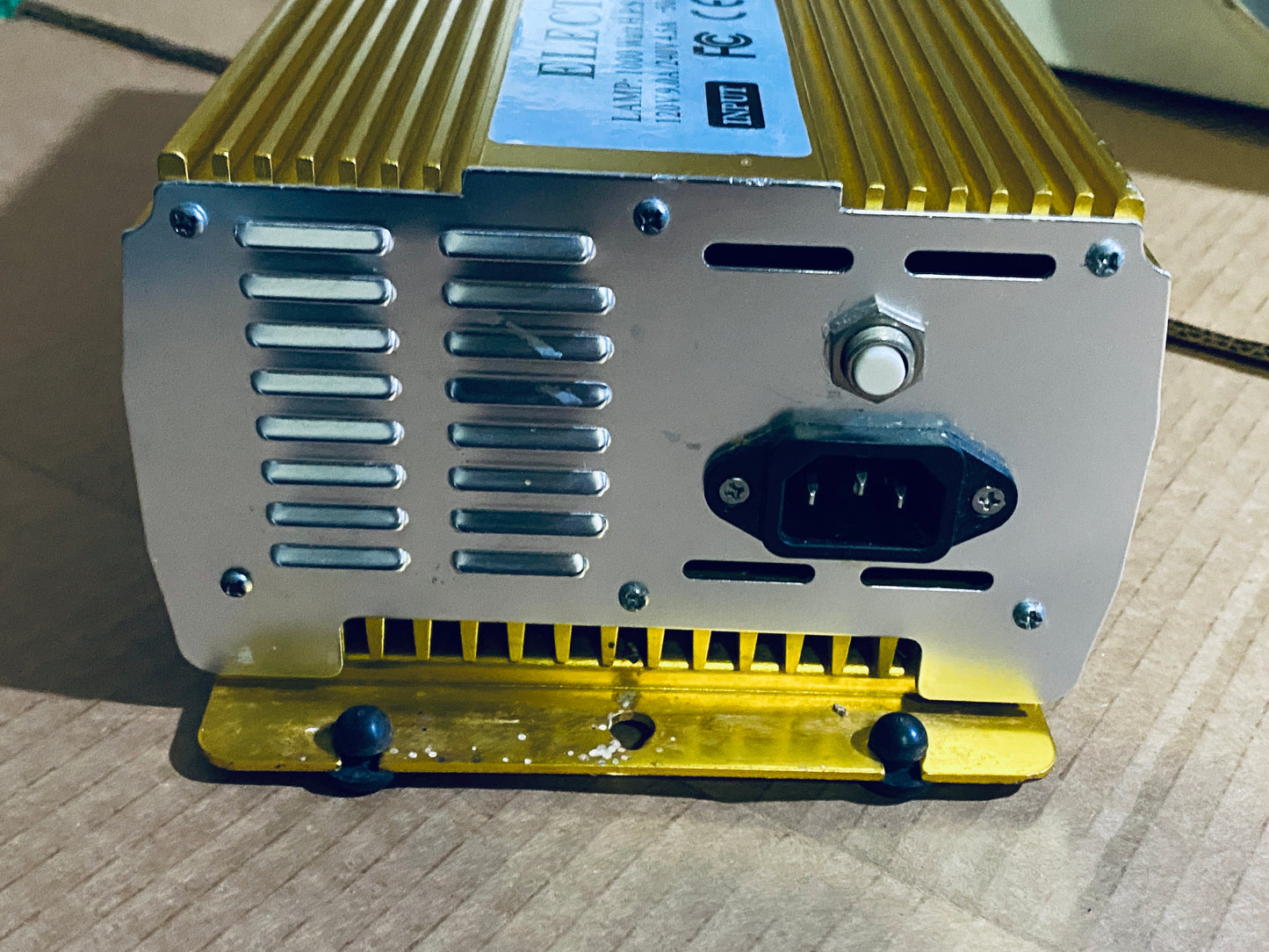 Hydrofarm 8” Air Cooled Grow Light & Gold 1000W Electronic Ballast