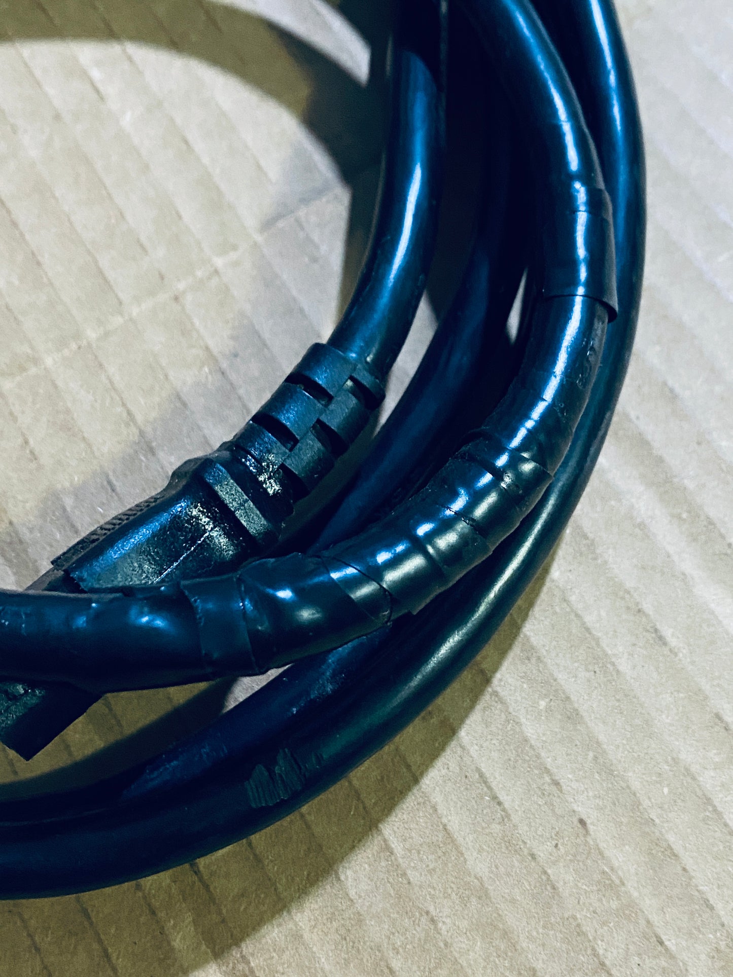 Hydrofarm 8” Air Cooled Grow Light & Gold 1000W Electronic Ballast