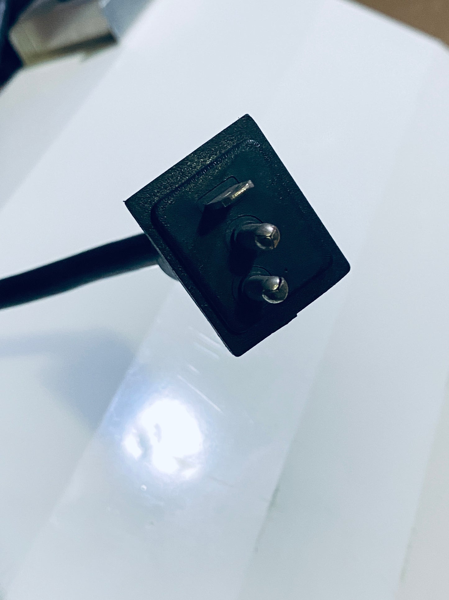 Hydrofarm 8” Air Cooled Grow Light & Gold 1000W Electronic Ballast