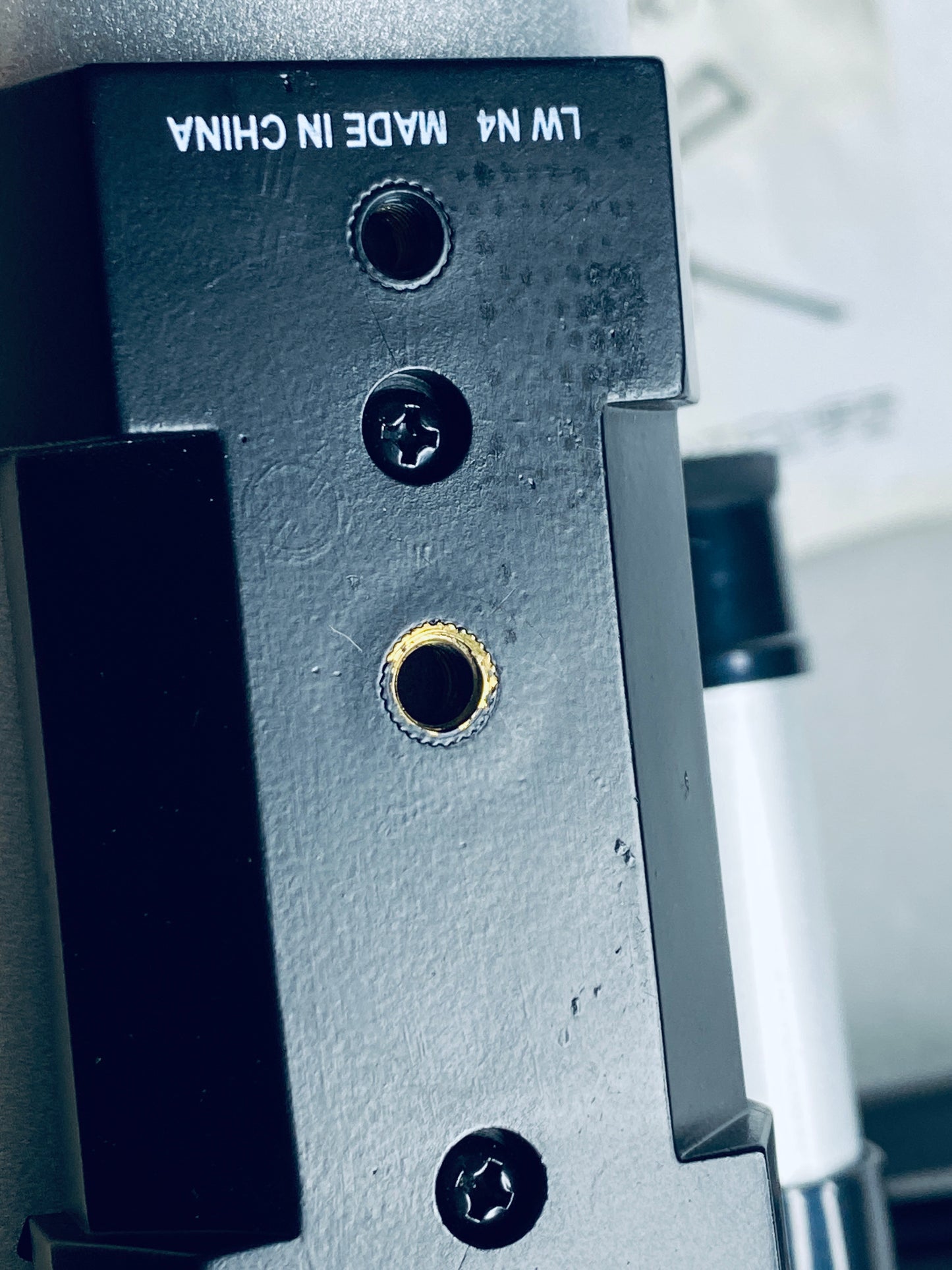 barska 300 Power Starwatcher Refractor Telescope With Mount & Carrying Case