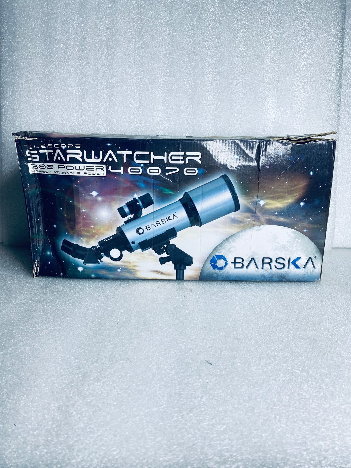 barska 300 Power Starwatcher Refractor Telescope With Mount & Carrying Case