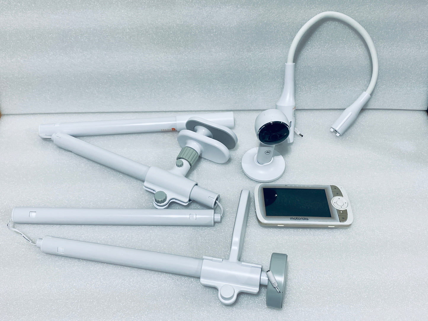 #69 - Motorola 5" Wi-fi Video Baby Monitor For Parts Or Repair - (READ) - (IN CONDITION AS SHOWN)