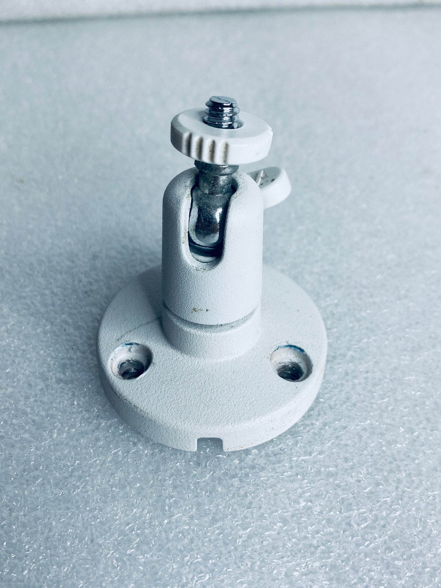 lorex Security Camera Mount For LNB8105X-C, White