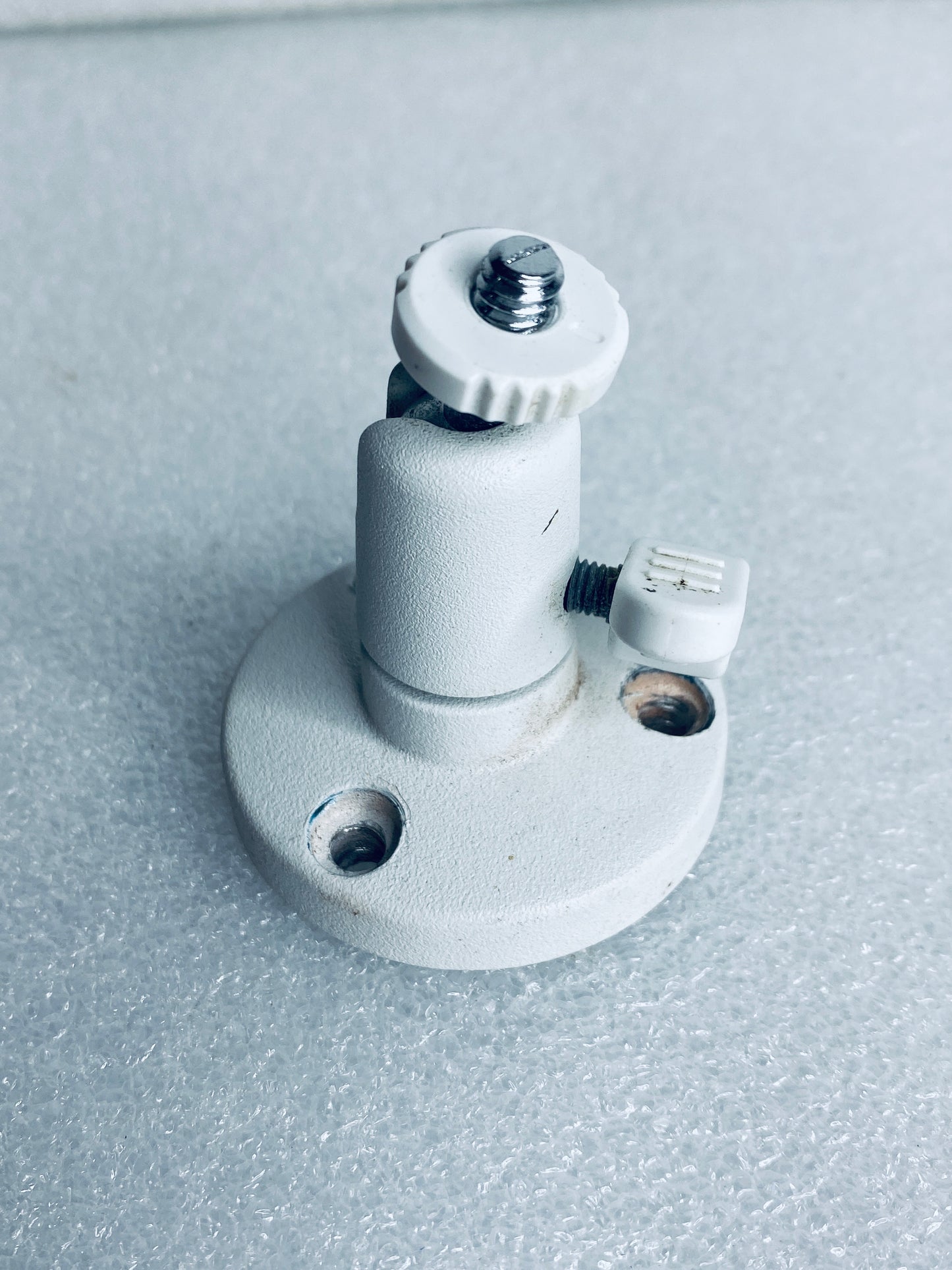 lorex Security Camera Mount For LNB8105X-C, White