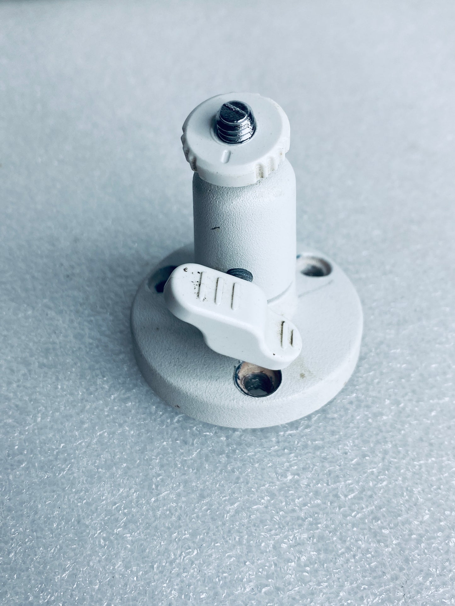 lorex Security Camera Mount For LNB8105X-C, White