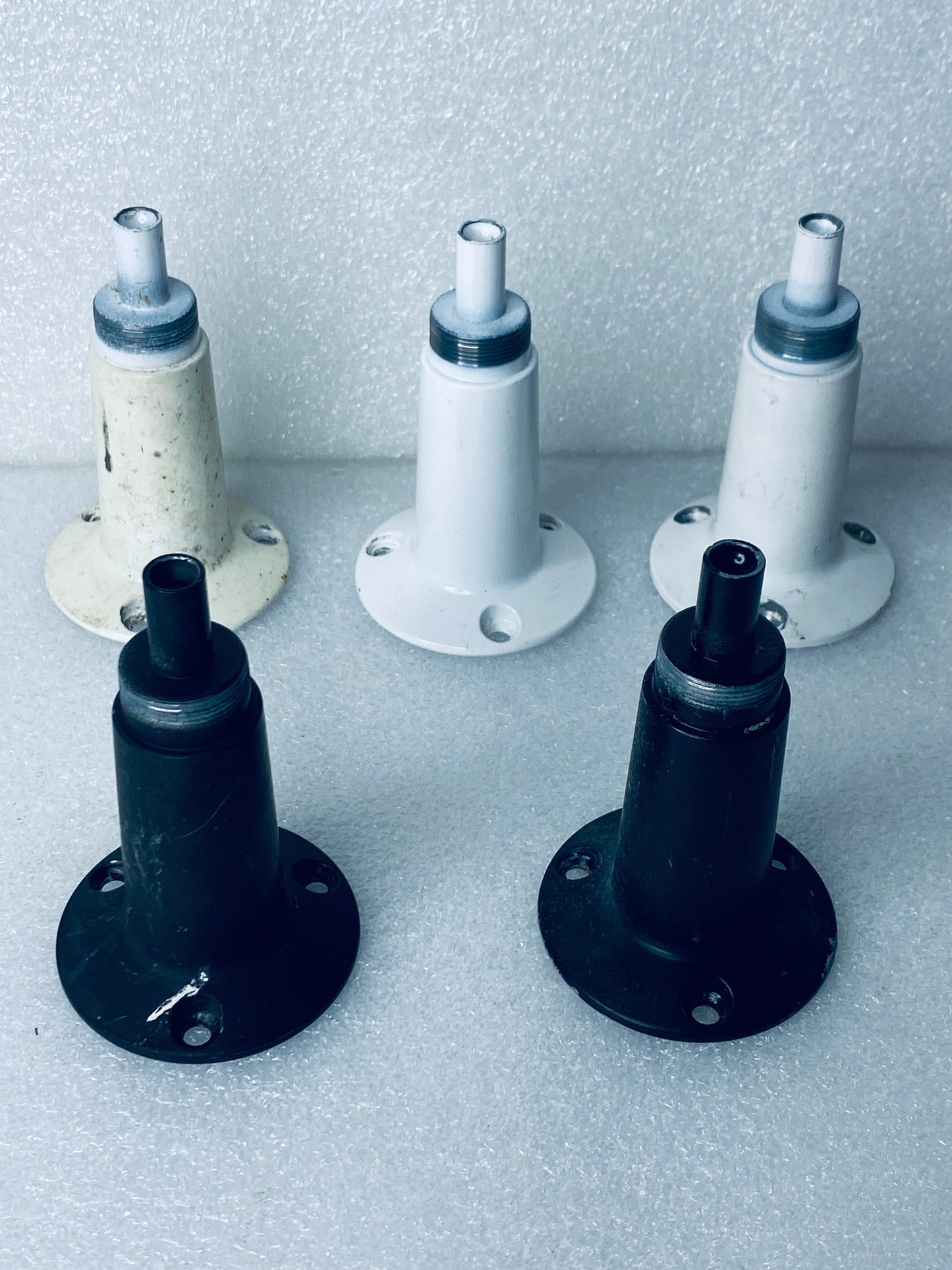 lot Of 5 - Eufy Solar Panel Bottom Attachment Mounts, 3 White & 2 Black - (READ)