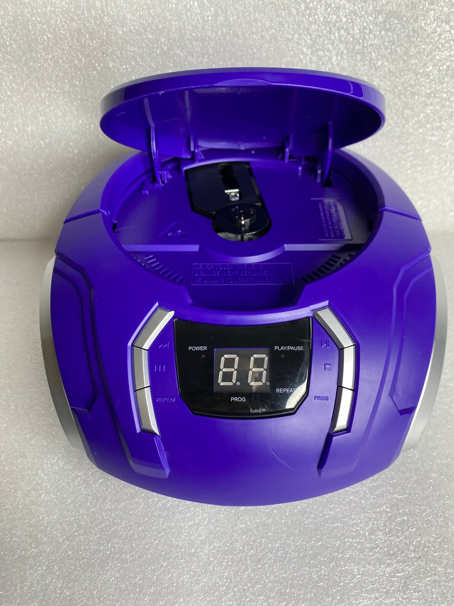#192 - proscan Portable CD Radio Boombox, PRCD261-PURPLE - (READ) - (IN CONDITION AS SHOWN)