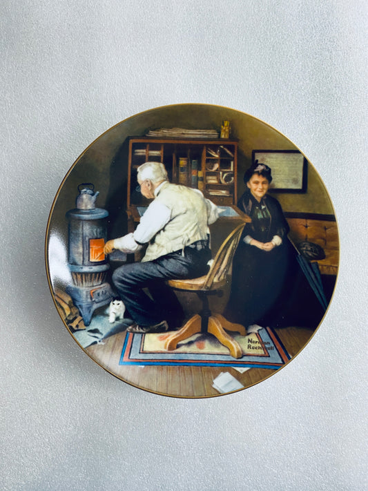 #96 - norman Rockwell "Keeping Company" 8 1/2" Decorative Plate With COA - (In Condition As Shown)