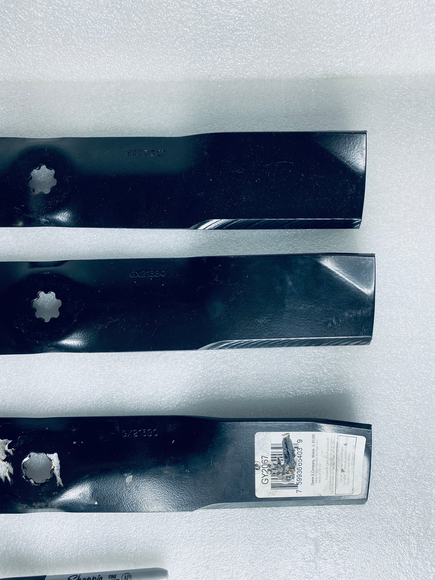 #157 - lot of 3 - John Deere Mower Blades, GX21380 - (READ) - (IN CONDITION AS SHOWN)