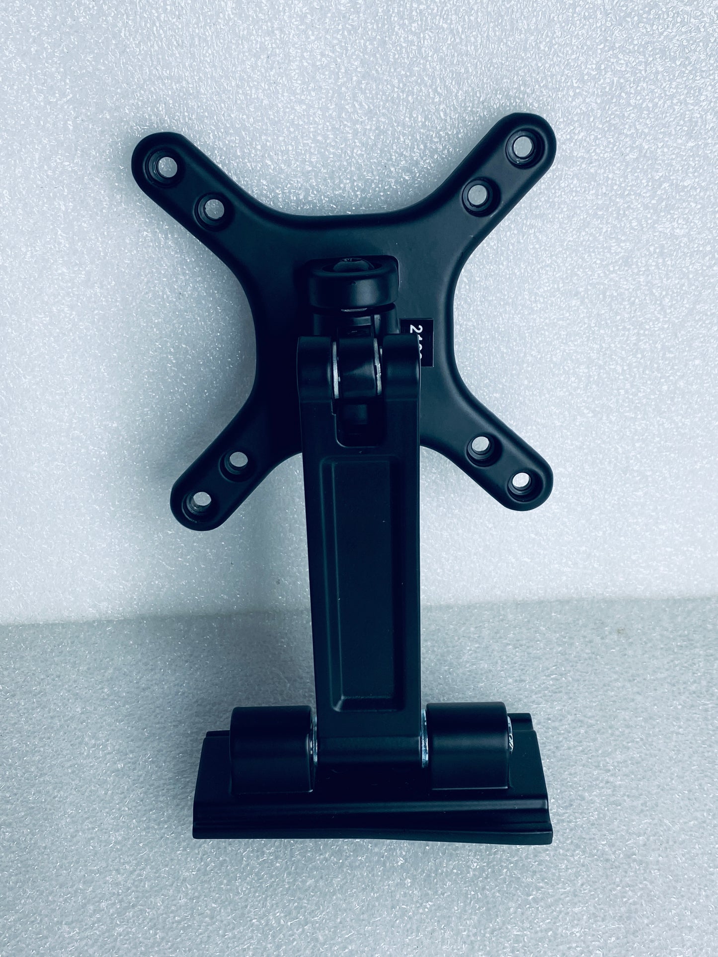 new Open Box-StarTech Wall-Mount Monitor Arm Single Swivel For 13"-34" Monitors