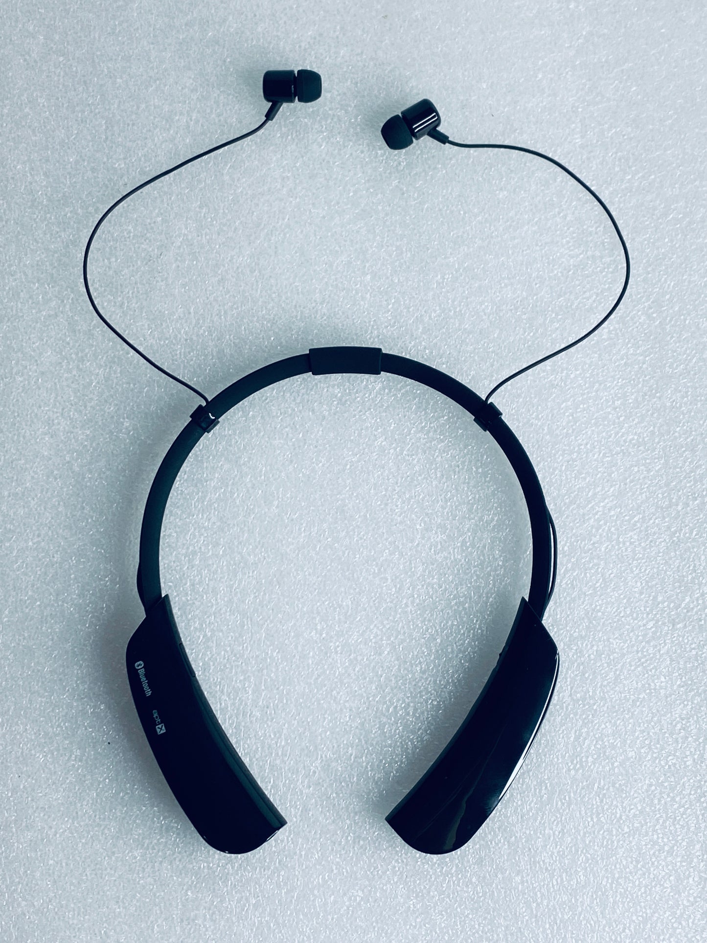 Insignia NS-CAHBTEB01-B Wireless Bluetooth In-Ear Headset, W/ Microphone – READ