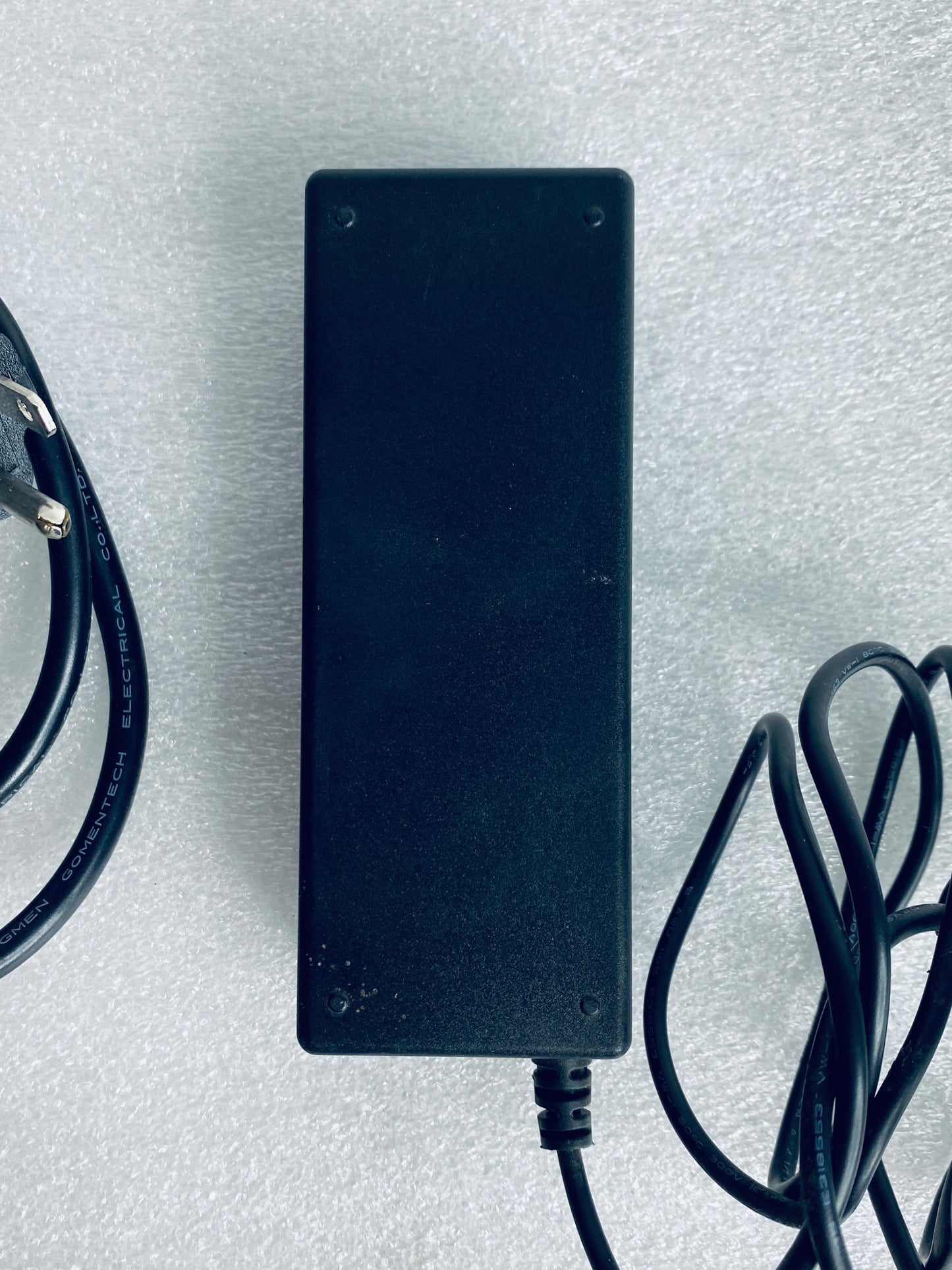 hoioto ADS-65LSI-12-1 12036G AC/DC 12V Switching Adapter, Black - (READ)