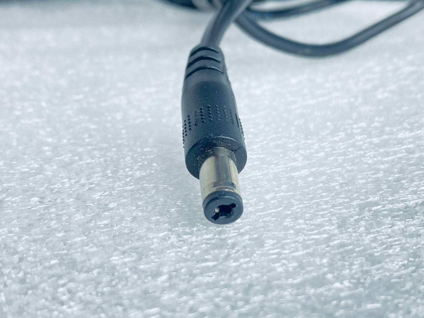 hoioto ADS-65LSI-12-1 12036G AC/DC 12V Switching Adapter, Black - (READ)