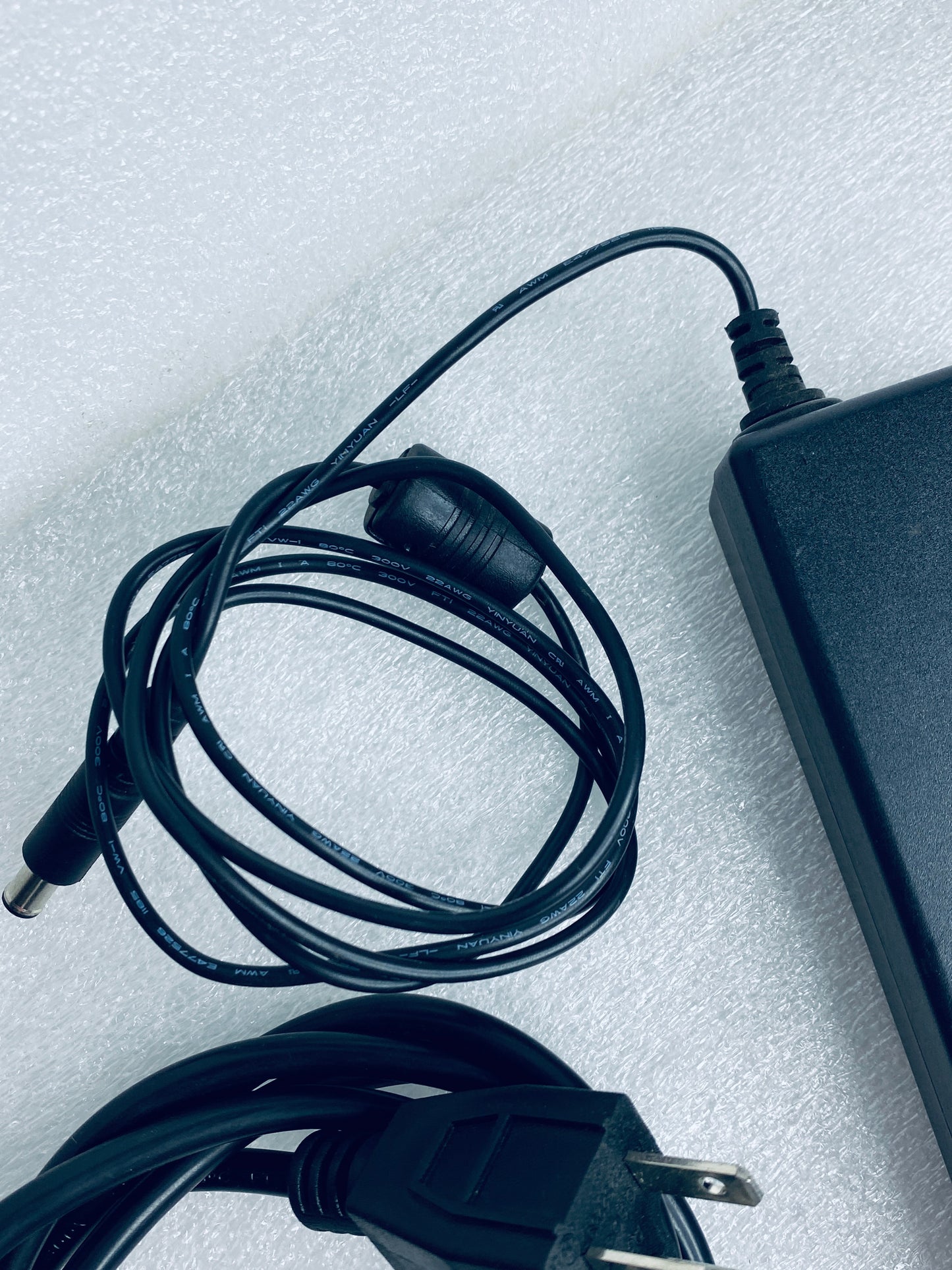 hoioto ADS-110DL-52-1 480096G AC/DC 48V 2A Switching Adapter, Black - (READ)