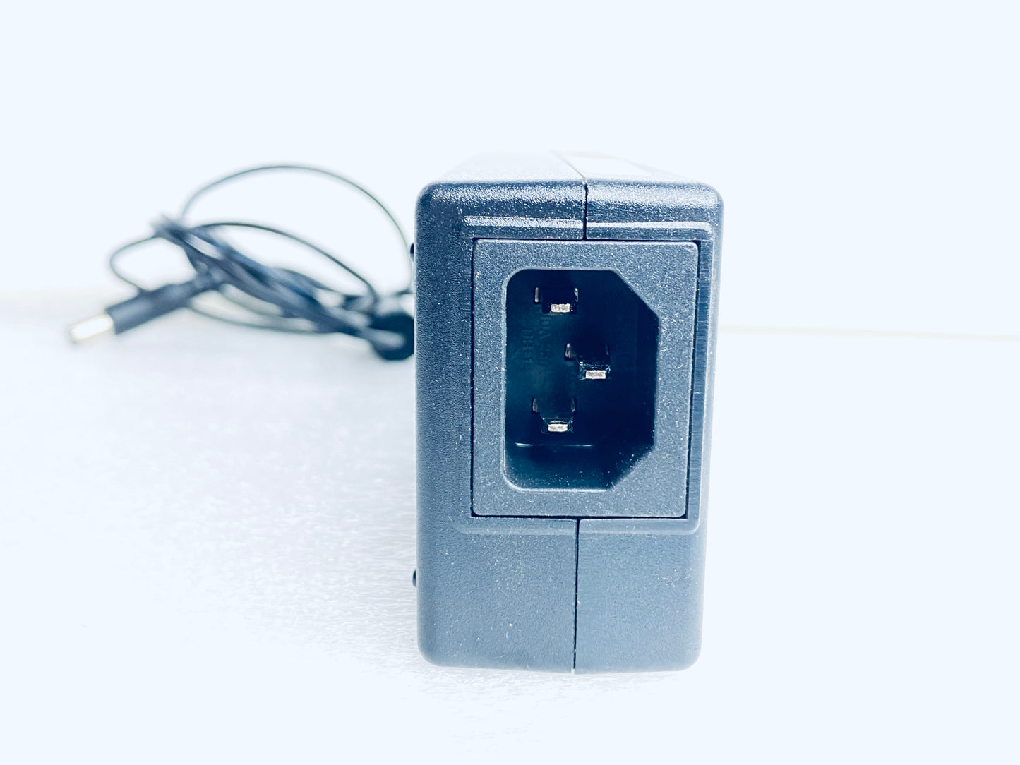 hoioto ADS-110DL-52-1 480096G AC/DC 48V 2A Switching Adapter, Black - (READ)