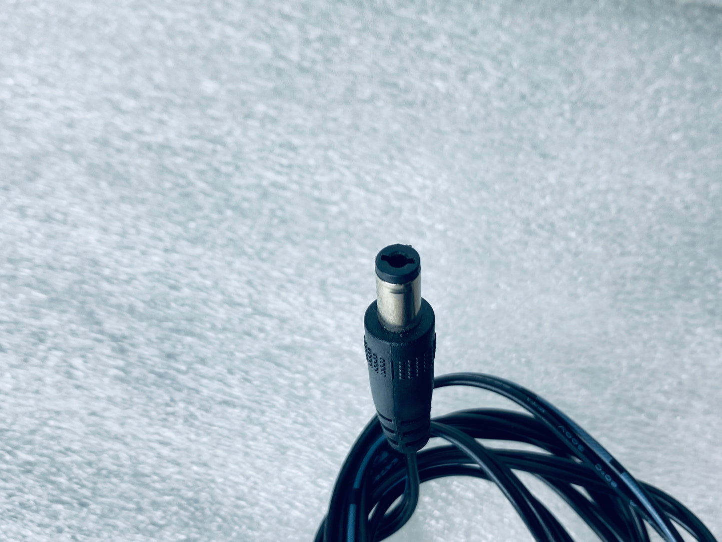 hoioto ADS-26FSG-12 12024EPCU AC/DC 12V 0.7A Switching Adapter, Black - (READ)