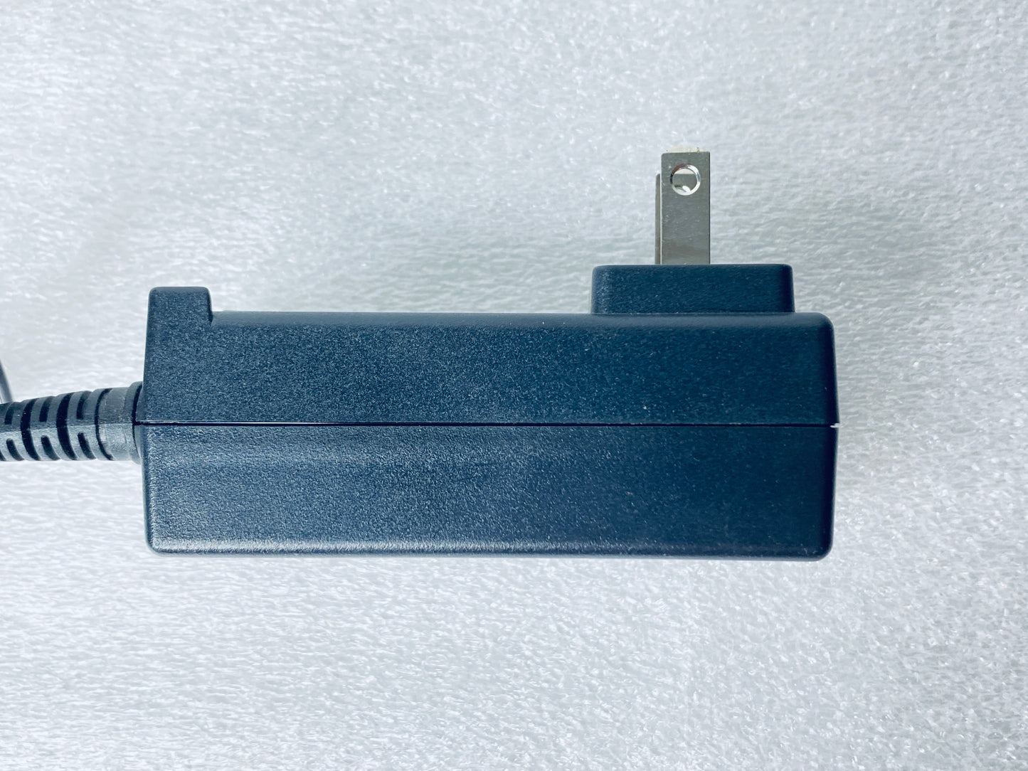 hoioto ADS-26FSG-12 12024EPCU AC/DC 12V 0.7A Switching Adapter, Black - (READ)