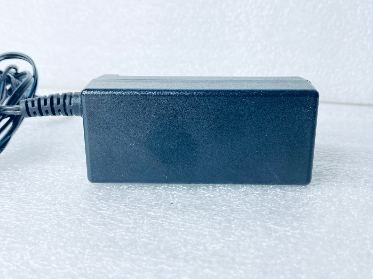 hoioto ADS-26FSG-12 12024EPCU AC/DC 12V 0.7A Switching Adapter, Black - (READ)