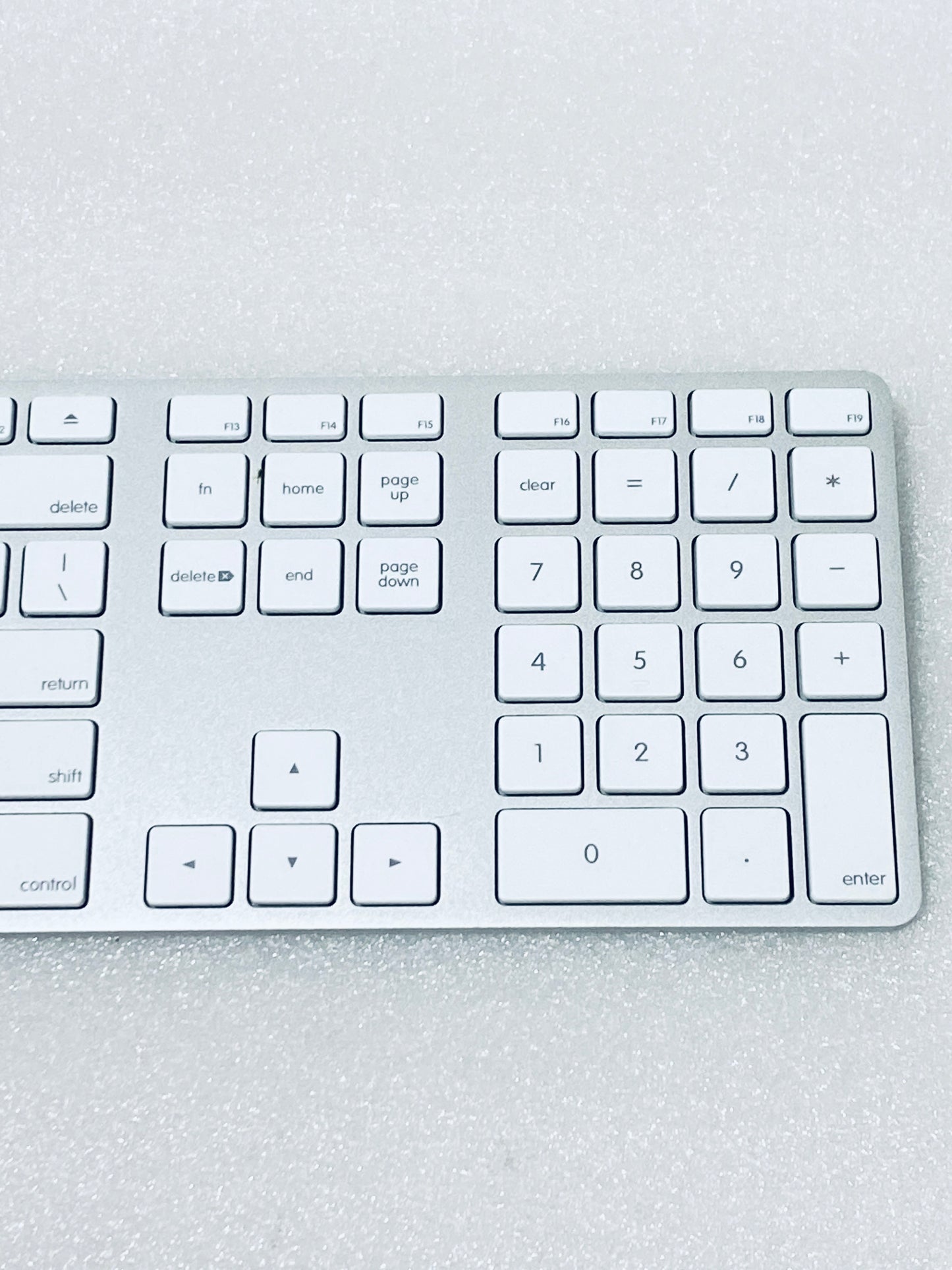 Apple White Aluminum USB Wired Keyboard A1243 & Apple Wired Mouse A1152 - (READ)