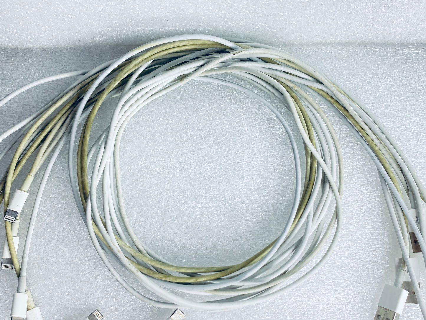 #174 - lot Of 10 - Mixed Sized Lightning Charge Cables For Apple iPhone & iPad - (READ) - (IN CONDITION AS SHOWN)