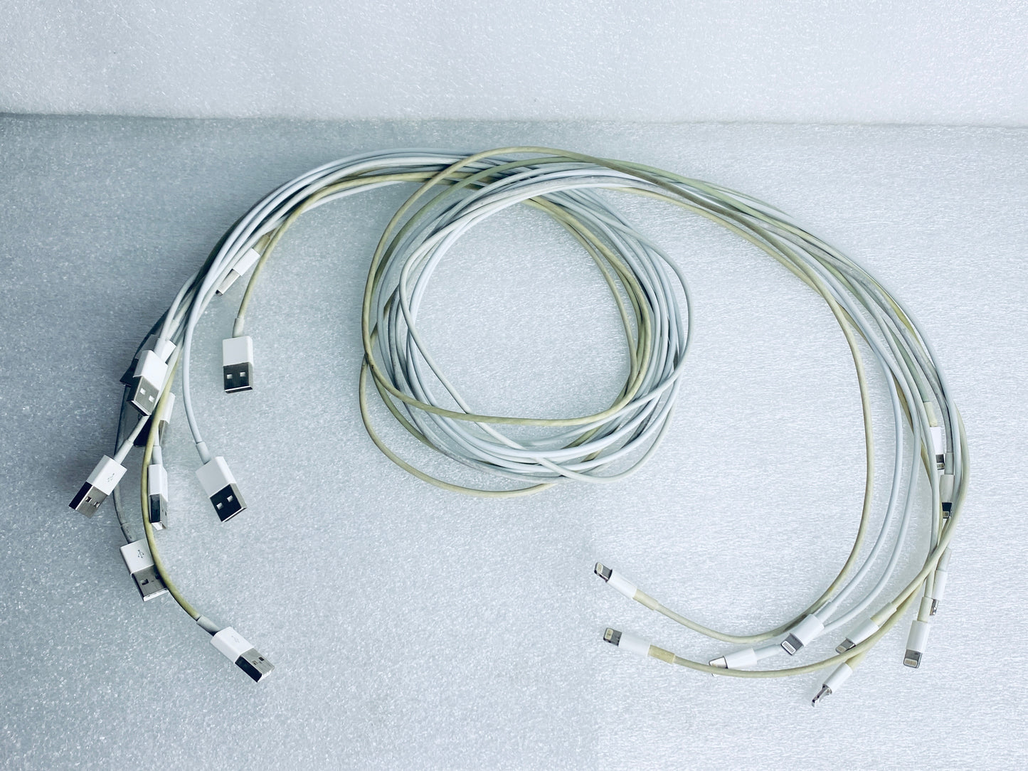 #175 - lot Of 10 - Mixed Sized Lightning Charge Cables For Apple iPhone & iPad - (READ) - (IN CONDITION AS SHOWN)